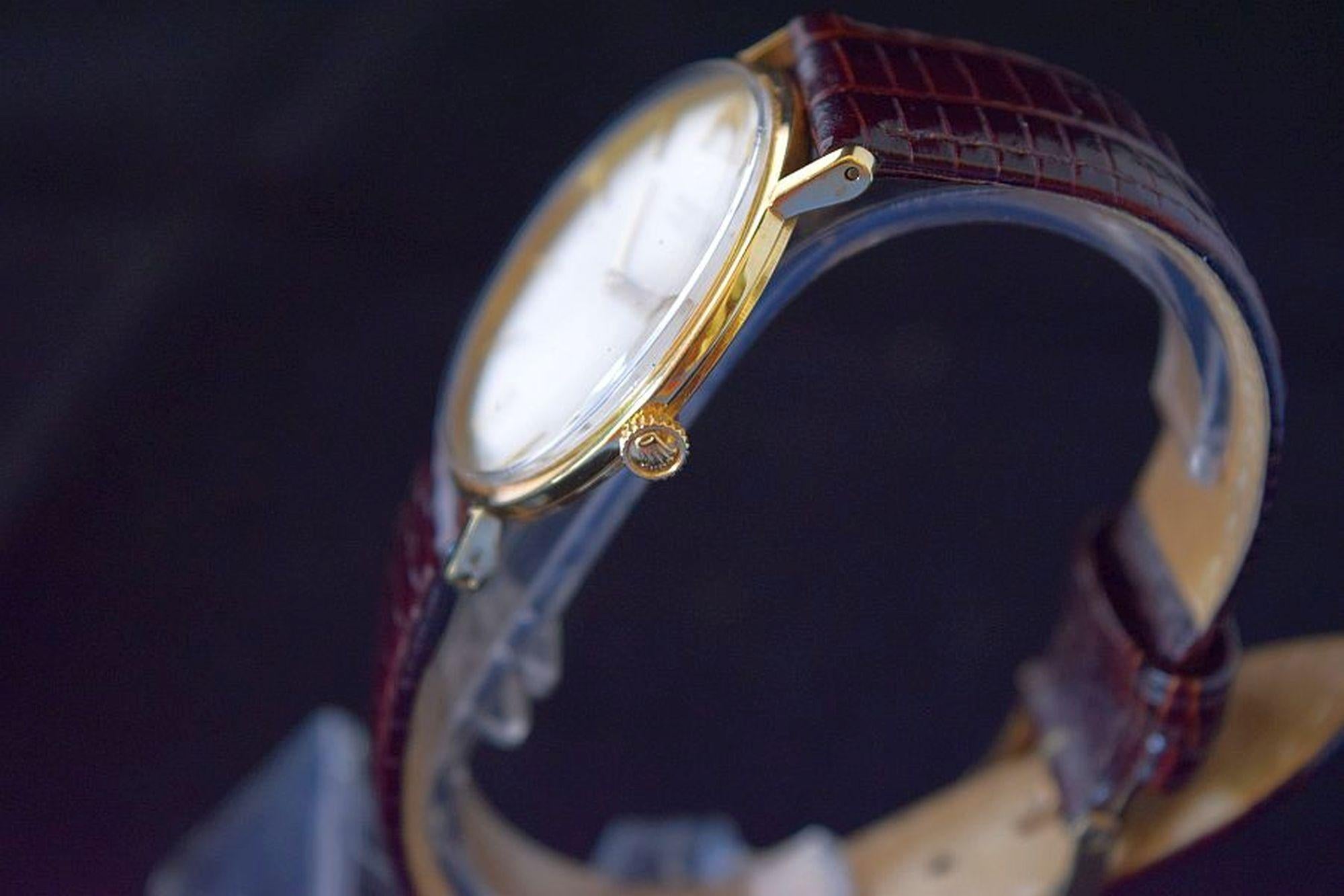 Rolex Precision 18 K Gold-Uhr mit elegantem Mittelteil und zweifachem Zifferblatt Ref 9708 Herren im Angebot
