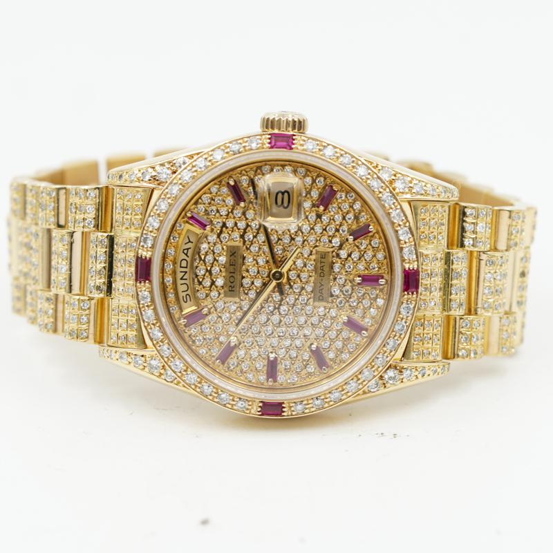 Rolex President 18238 Maßgefertigte Diamanten & Rubine Day-Date 18k Gelbgold im Zustand „Gut“ in Carmel, IN