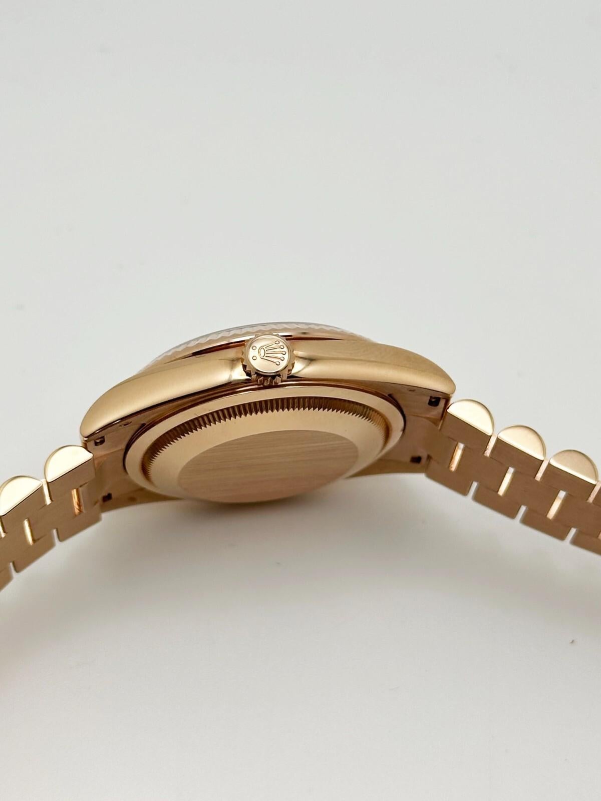 Uomo Rolex President Day Date 118235 Quadrante rubino con diamanti al cioccolato Oro rosa 18 carati 36 mm in vendita