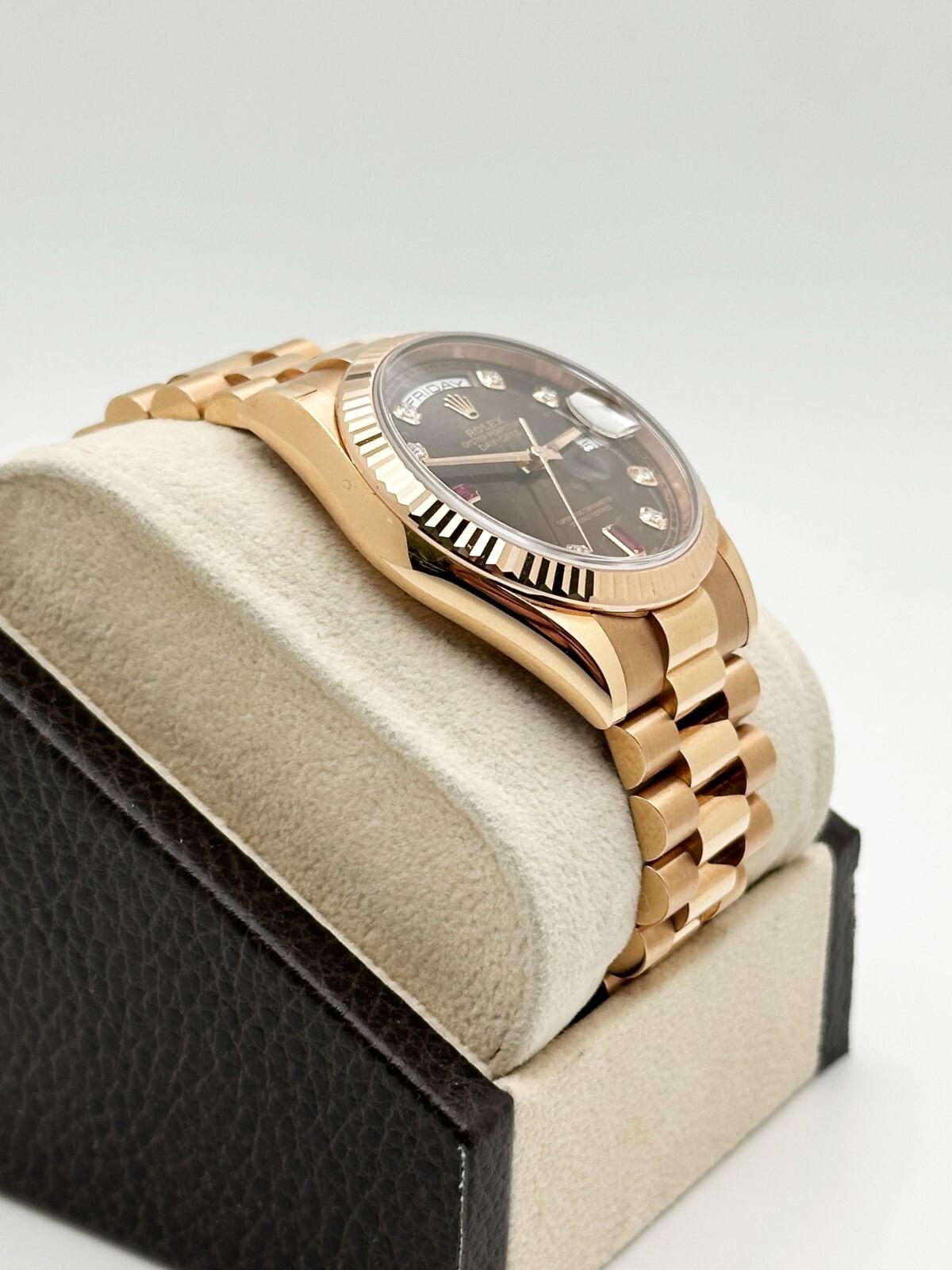 Rolex President Day Date 118235 Quadrante rubino con diamanti al cioccolato Oro rosa 18 carati 36 mm in vendita 2