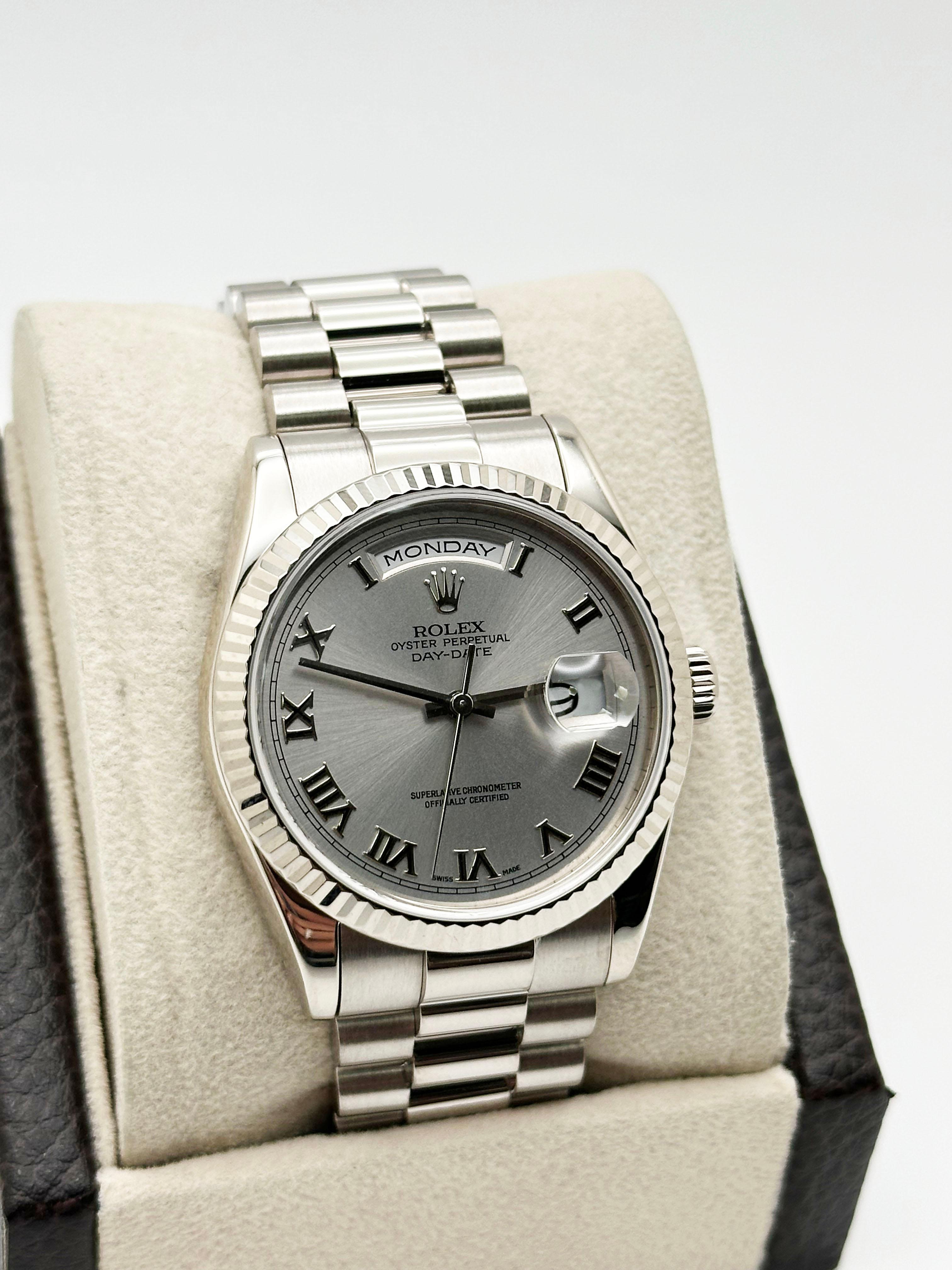 Style Number: 118239



Serial: P246***



Year: 2000

 

Model: Rolex President Day Date 

 

Case Material: 18K White Gold 

 

Band:  18K White Gold 

  

Bezel:  18K White Gold 

  

Dial: Silver Roman Dial 

 

Face: Sapphire Crystal 

 

Case