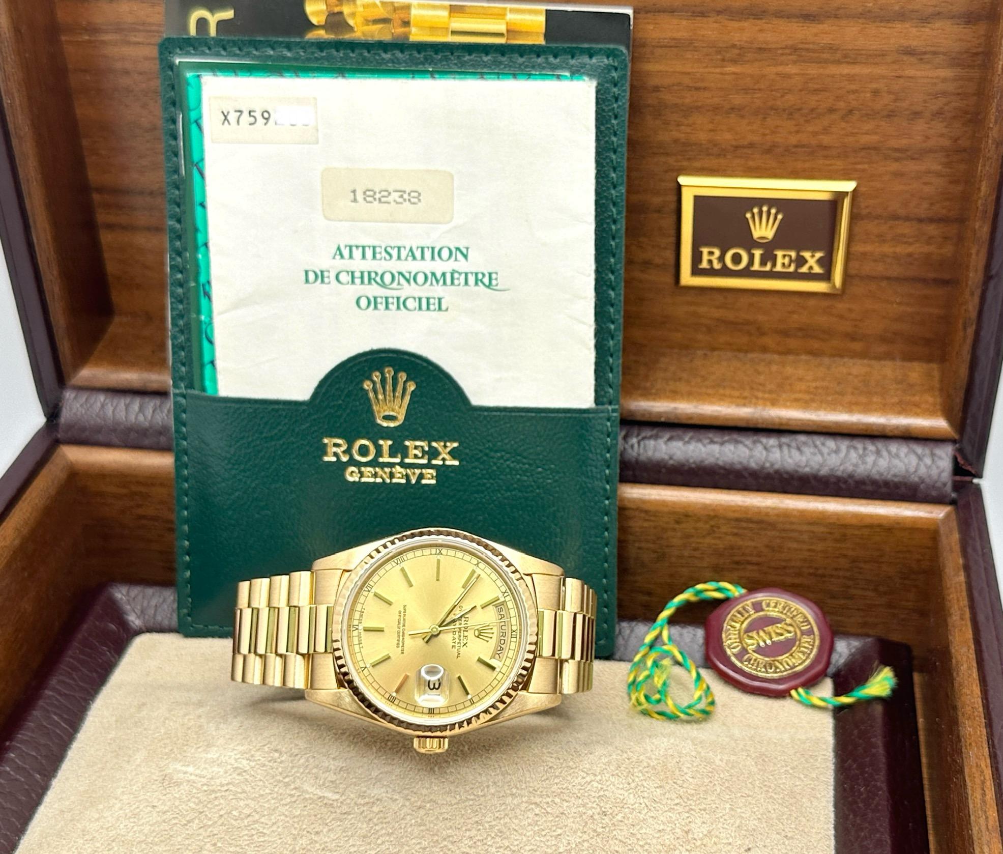 Numero di stile: 18238



Seriale: X759***



Anno: 1991

 

Model: Rolex Day-Date Double Quickset

 

Materiale della cassa: Oro giallo 18 carati

 

Fascia: oro giallo 18 carati

   

Lunetta: oro giallo 18 carati

   

Quadrante: Champagne 

