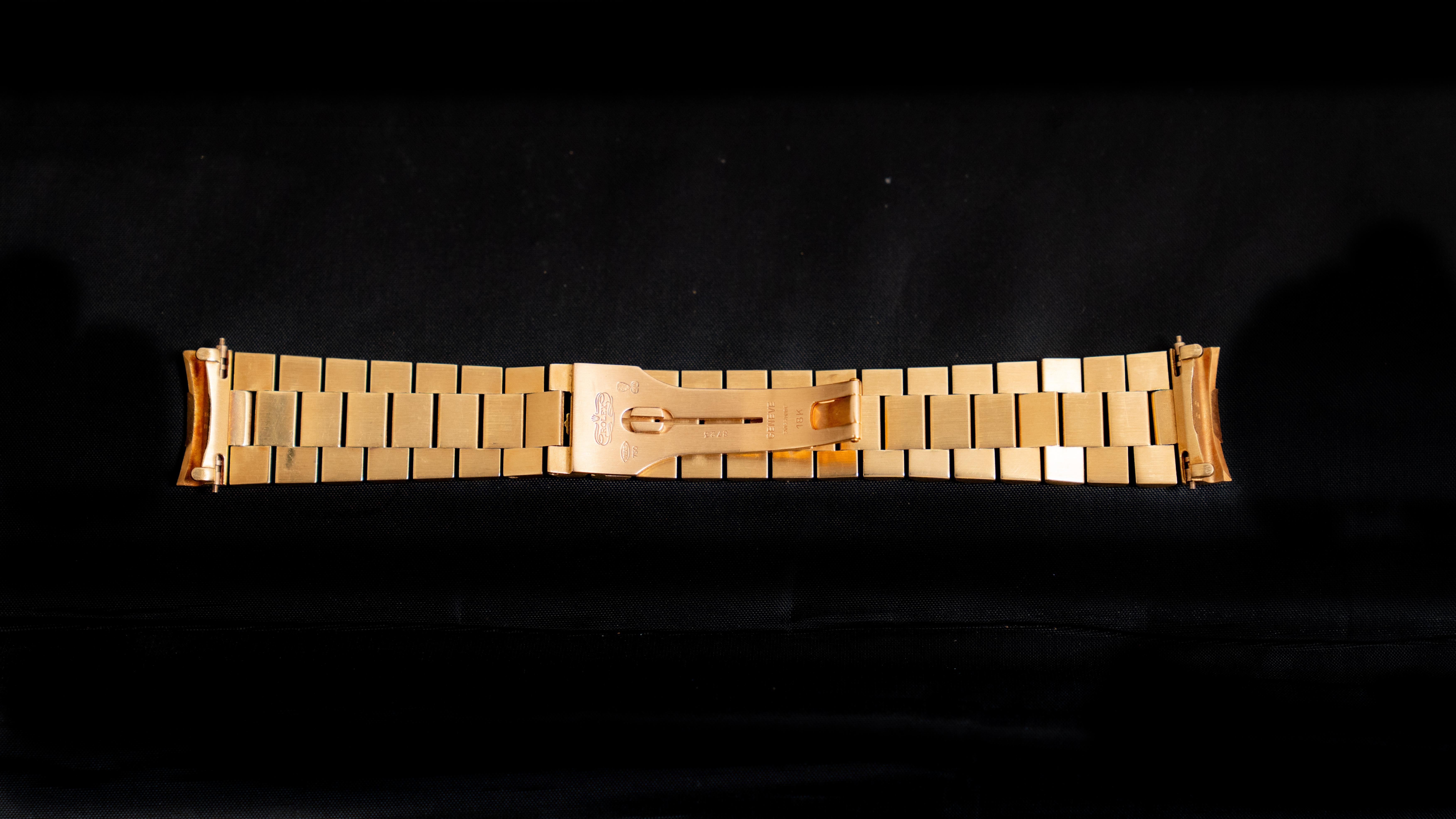 Rolex President Day-Date 18K Yellow Gold Bark Finish Silver Grey Dial 1807, 1970 For Sale 4