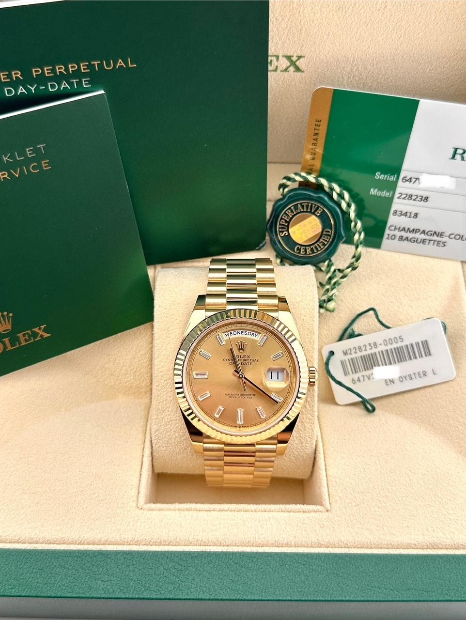 Rolex Präsident Day Date 228238 40mm Baguette Diamant Zifferblatt 18K Gold Box Papiere (Baguetteschliff) im Angebot