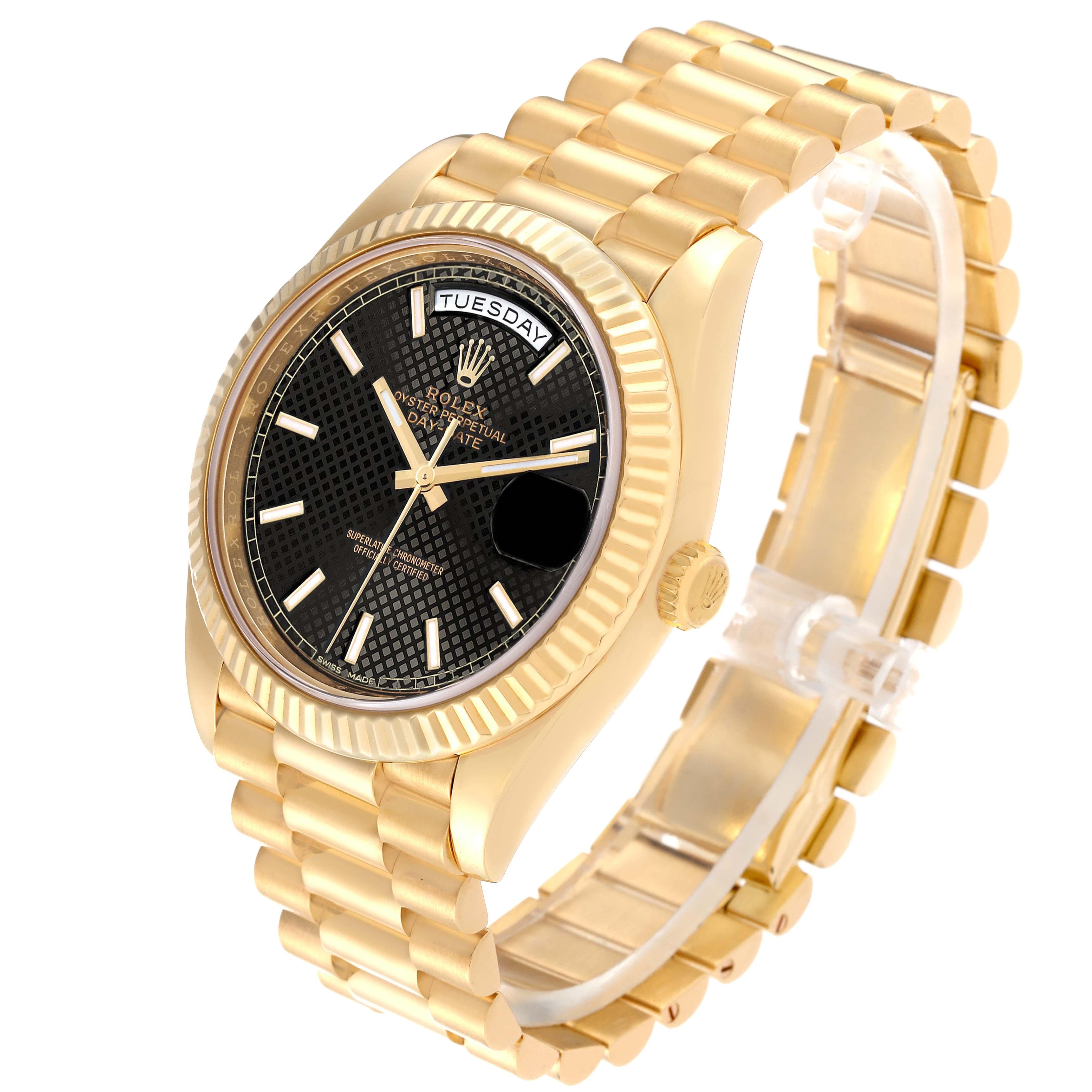 Rolex President Day-Date 40 Black Dial Yellow Gold Mens Watch 228238 en vente 1