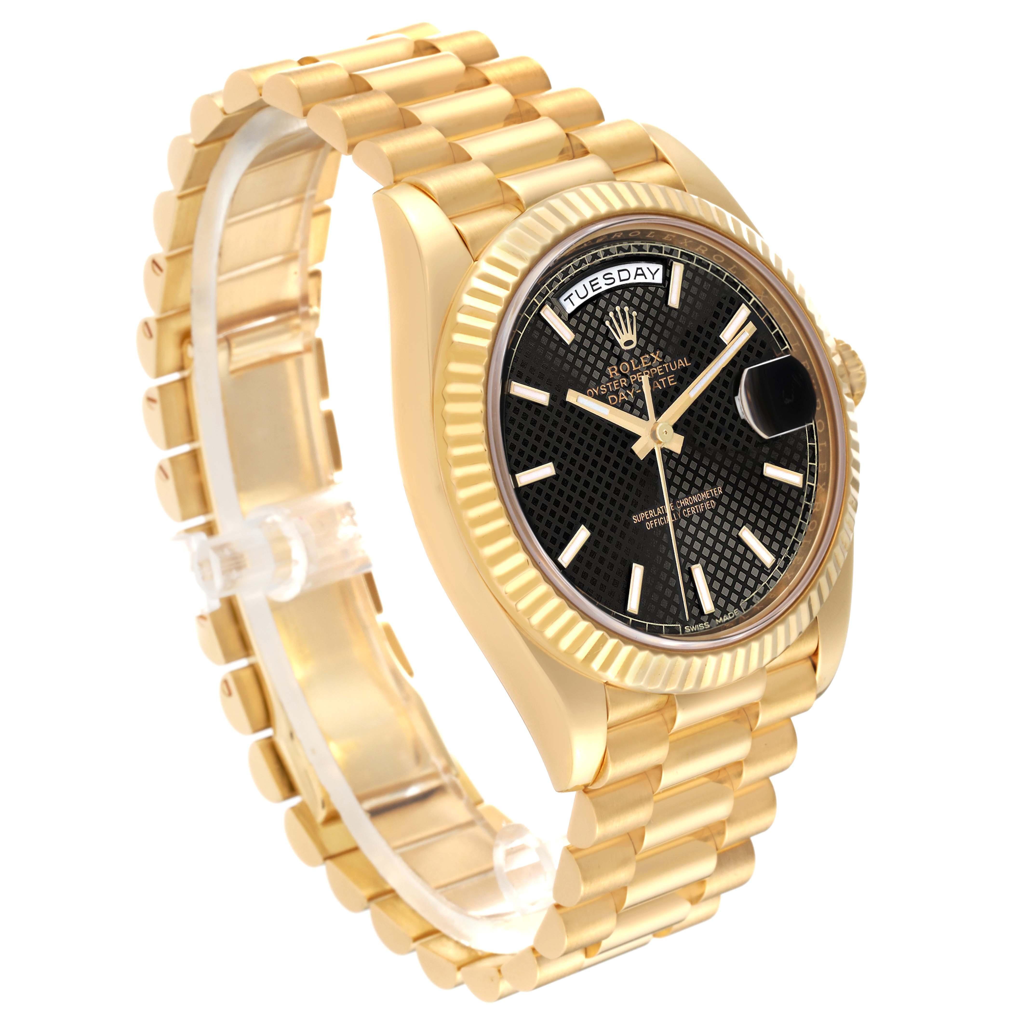 Rolex President Day-Date 40 Black Dial Yellow Gold Mens Watch 228238 en vente 3