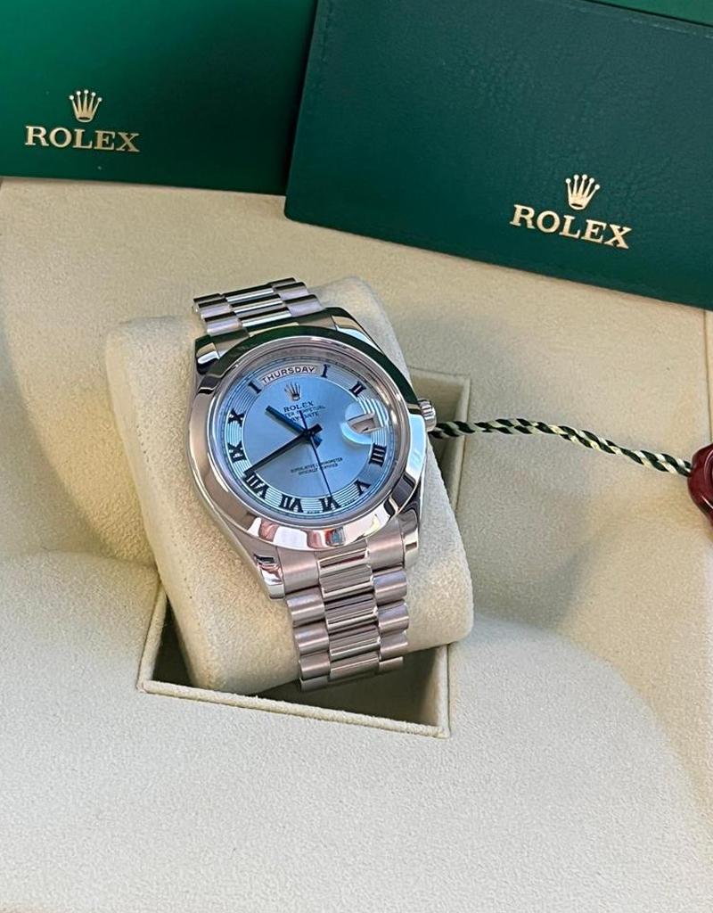 Rolex President Day-Date II 41mm Eisblaue Platinu-Uhr mit römischem Zifferblatt 218206  im Angebot 6
