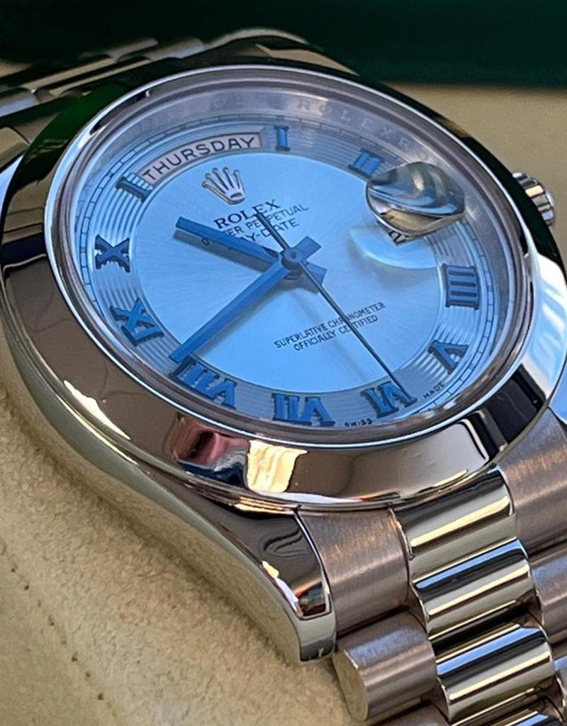 Rolex President Day-Date II 41mm Eisblaue Platinu-Uhr mit römischem Zifferblatt 218206  im Angebot 8