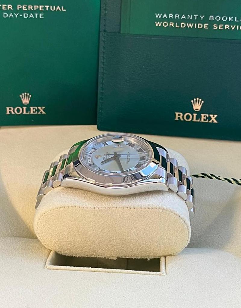 Rolex President Day-Date II 41 mm avec cadran romain bleu glace et montre en platine 218206  en vente 9