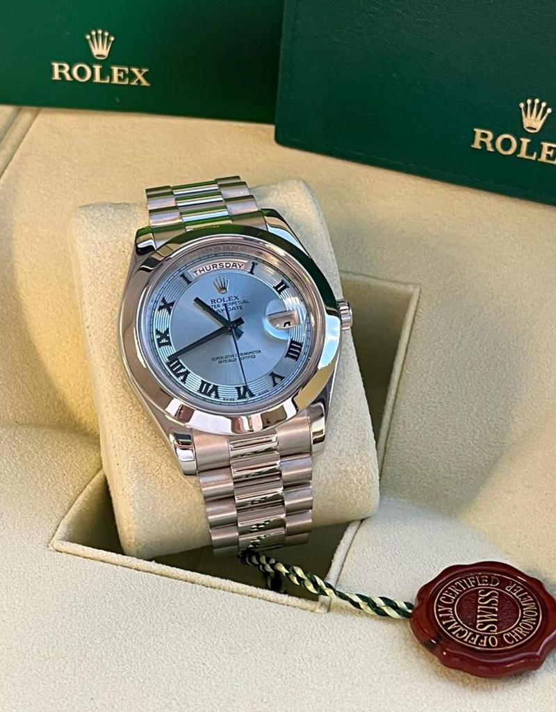 Rolex President Day-Date II 41mm Ice Blue Roman Dial Platinum Watch 218206  In Good Condition For Sale In Aventura, FL