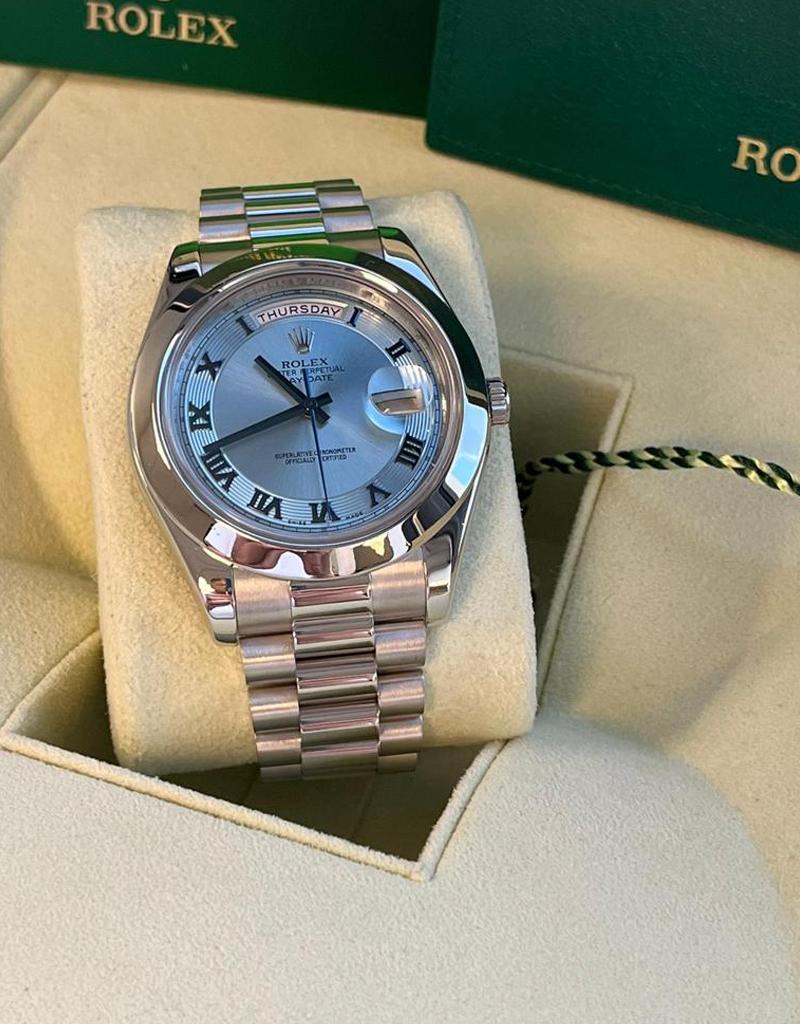 Rolex President Day-Date II 41mm Ice Blue Roman Dial Platinum Watch 218206  In Good Condition For Sale In Aventura, FL