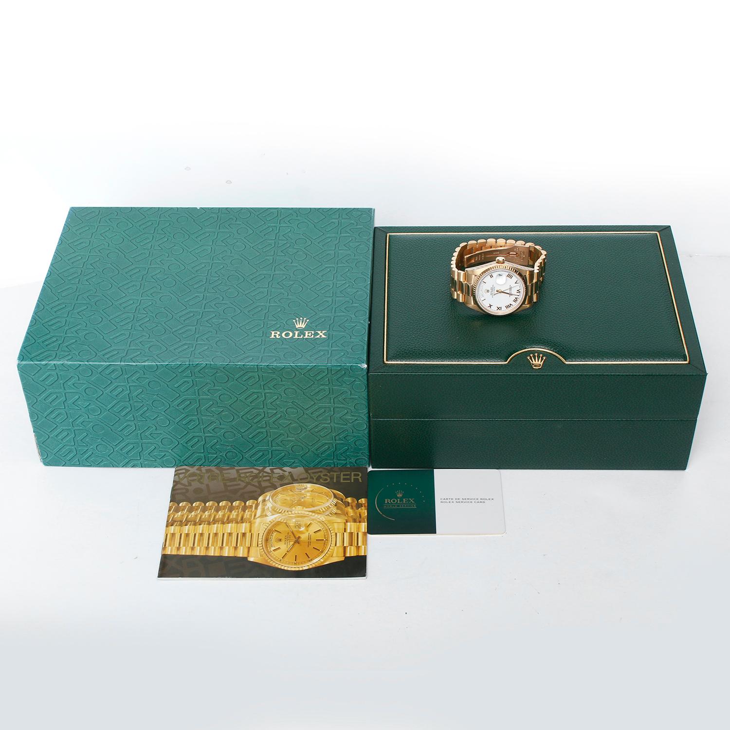 Rolex President 18038 White Roman Day-Date Montre Homme Factory Rolex Warr. Carte en vente 2