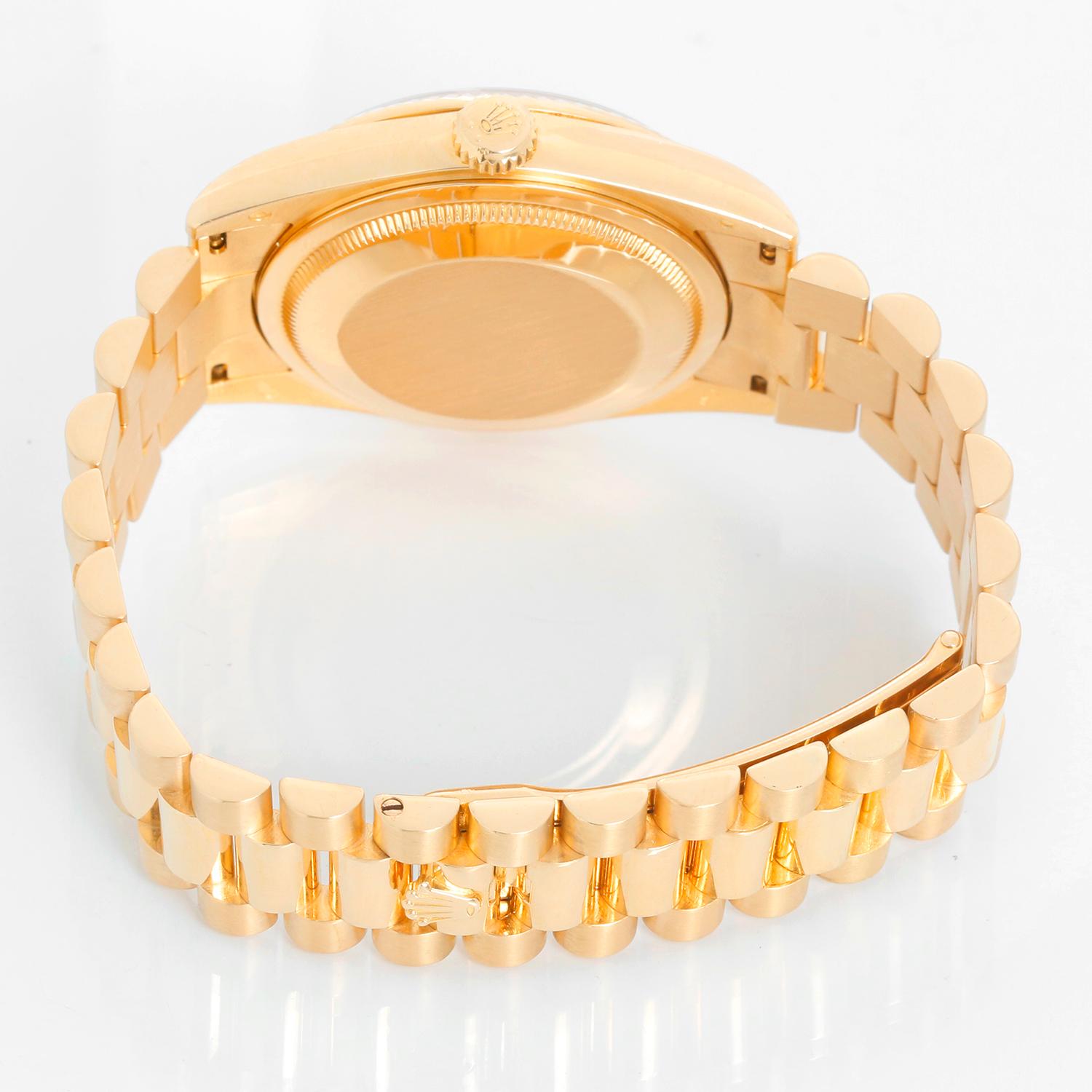Rolex President Day-Date Orologio da Uomo 118238 - Carica automatica, 31 Jewell, Quickset, vetro zaffiro. Cassa in oro giallo 18k con lunetta scanalata (36 mm). Rolex Champagne autentico con indici di diamanti. Bracciale President con chiusura