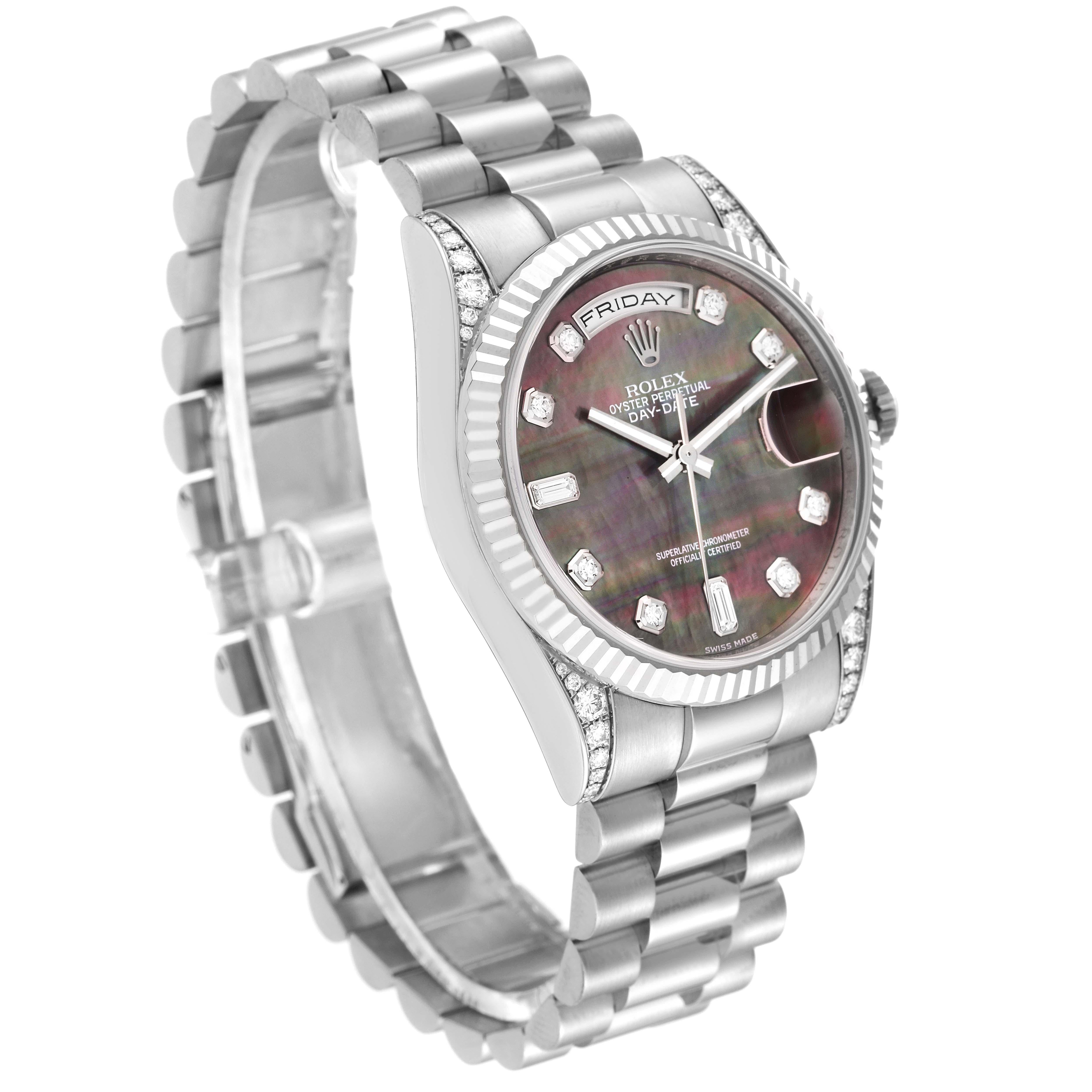 Rolex President Day-Date Montre pour homme en or blanc nacre et diamants en vente 1