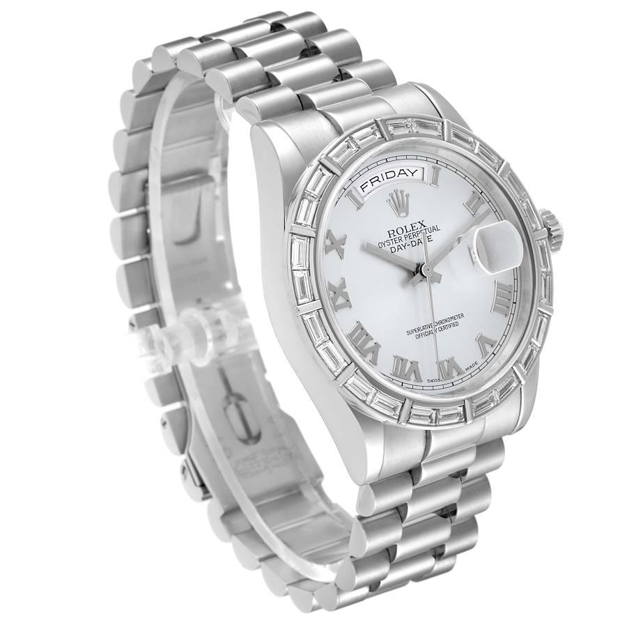 Rolex President Day-Date Platin Eisblaue Zifferblatt-Diamant-Lünette-Uhr 118366 im Zustand „Hervorragend“ im Angebot in Atlanta, GA