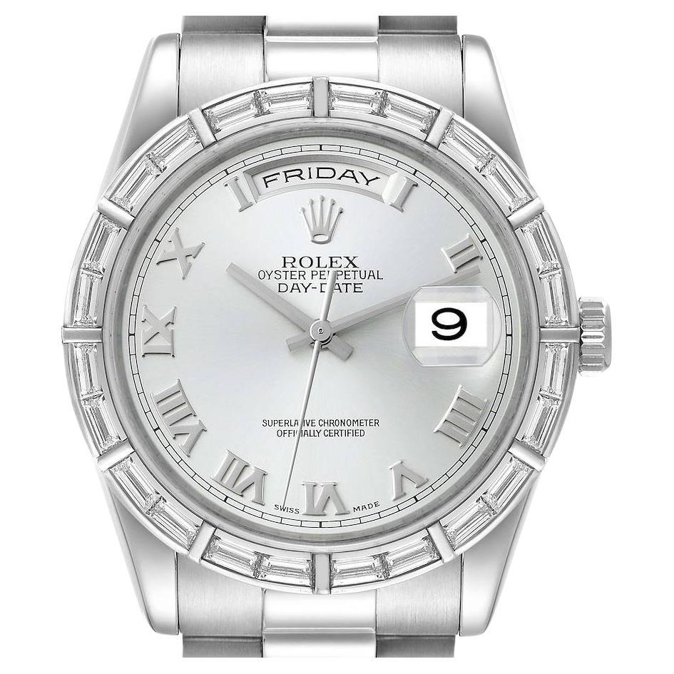 Rolex President Day-Date Platin Eisblaue Zifferblatt-Diamant-Lünette-Uhr 118366 im Angebot