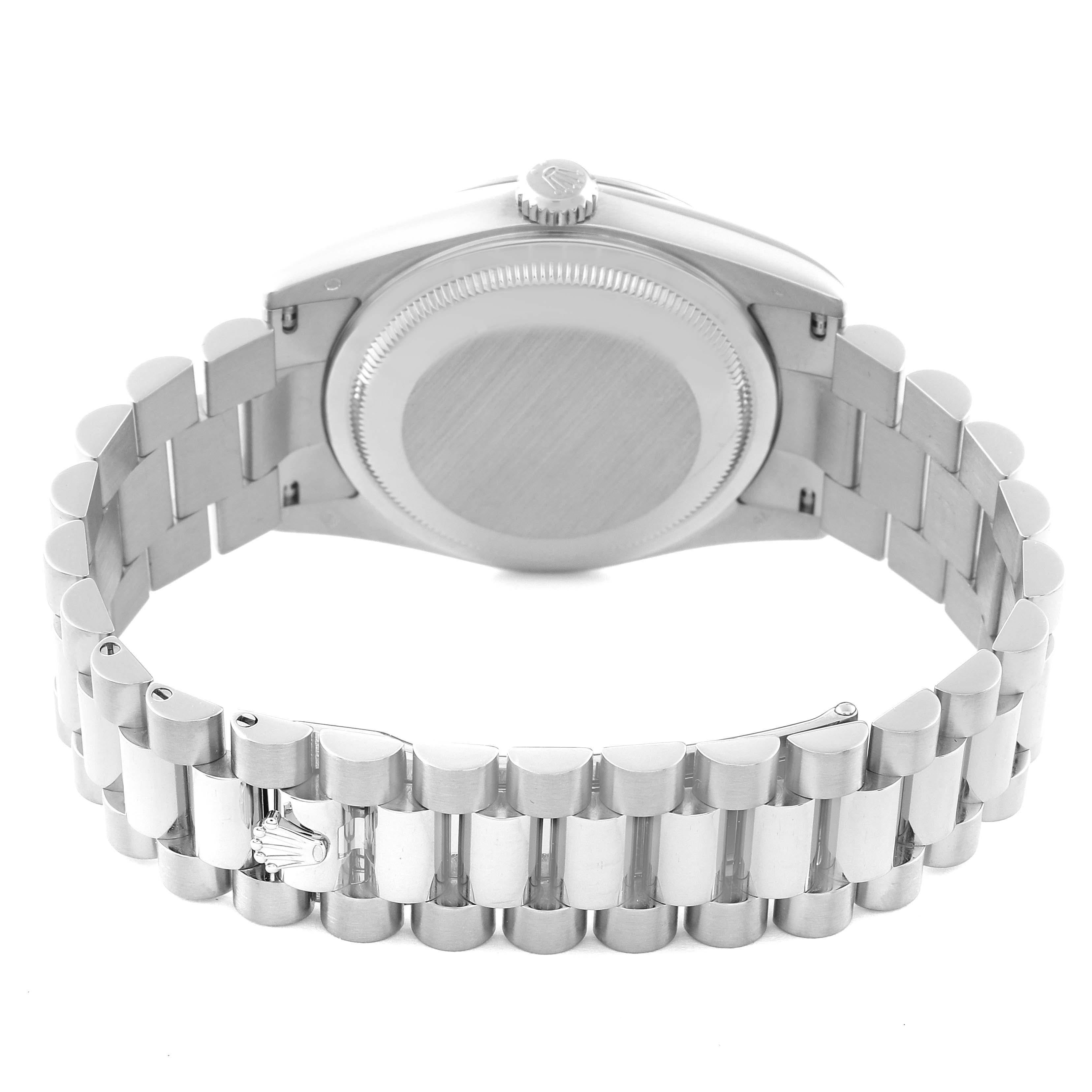 Rolex Montre President Day-Date en or blanc avec cadran en diamants pour hommes 118239 en vente 4