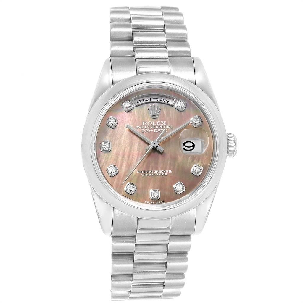 Rolex President Day-Date White Gold MOP Diamond Mens Watch 118209. Officially certified chronometer self-winding movement. 18k white gold oyster case 36.0 mm in diameter. Rolex logo on a crown. 18k white gold smooth bezel. Scratch resistant sapphire