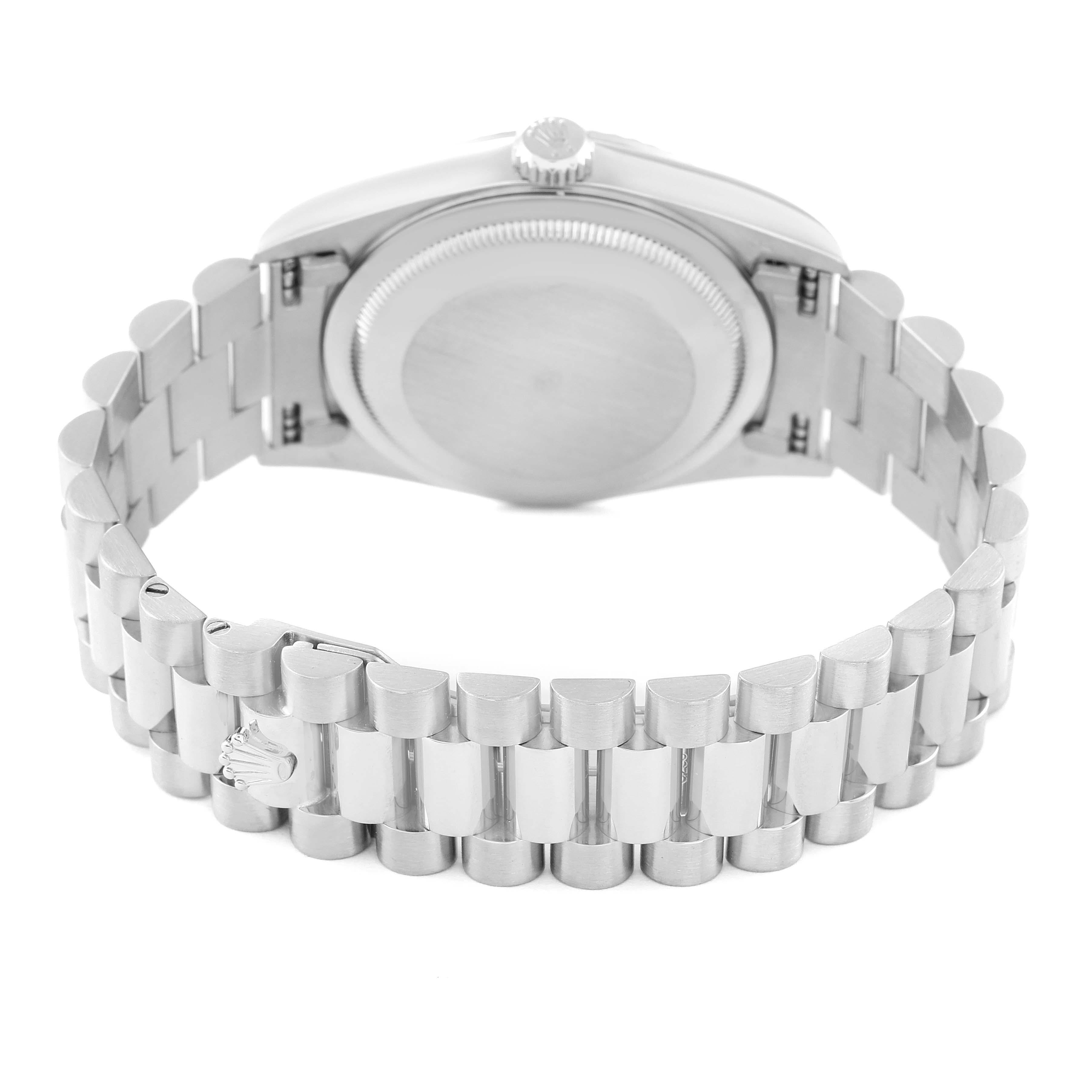 Rolex President Day-Date Or blanc Cadran Myriade Diamants Montre Homme 18239 en vente 4
