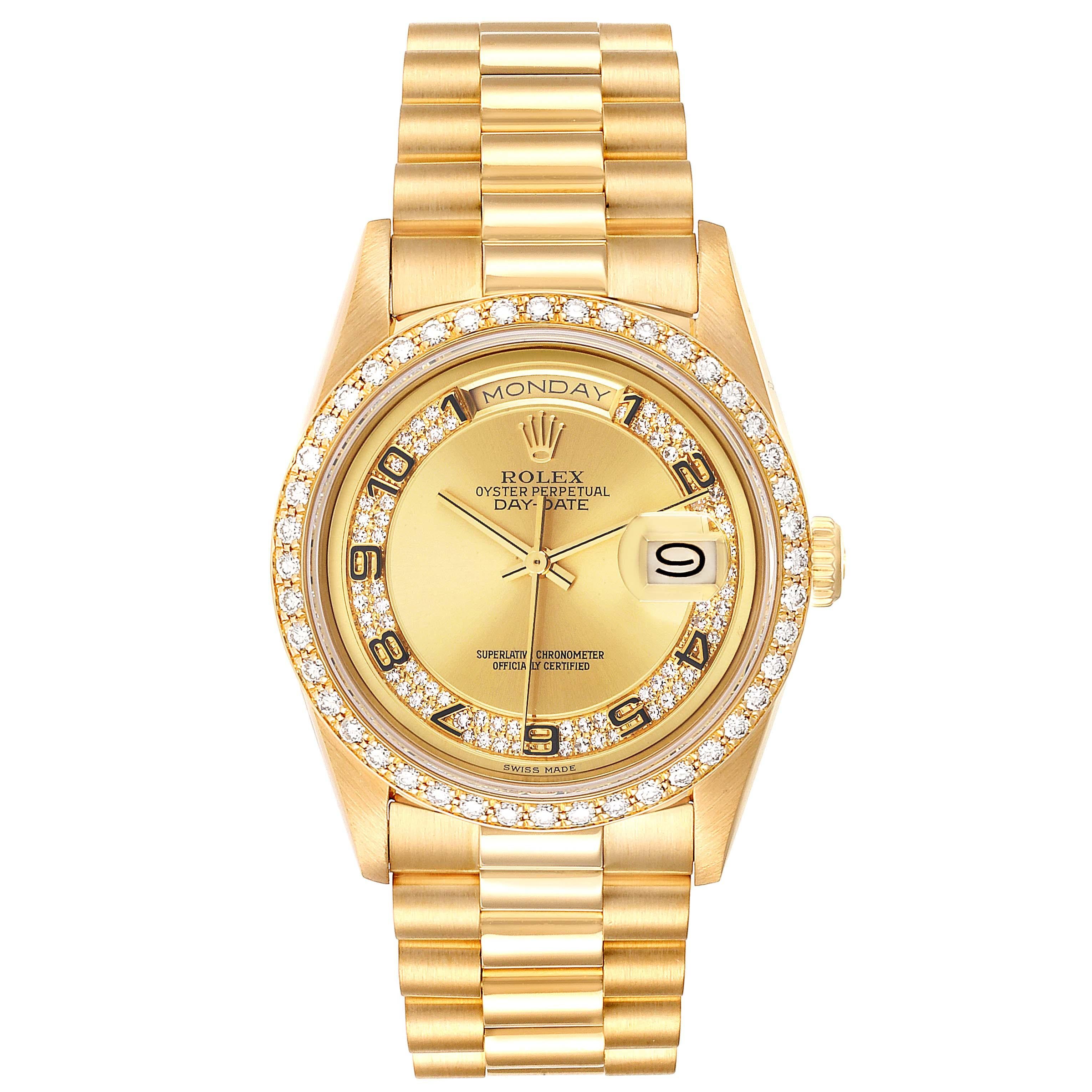 Montre Rolex President Day-Date en or jaune avec myriade de diamants pour hommes 18238. Mouvement à remontage automatique certifié officiellement chronomètre. Boîtier oyster en or jaune 18k de 36,0 mm de diamètre. Logo Rolex sur une couronne.