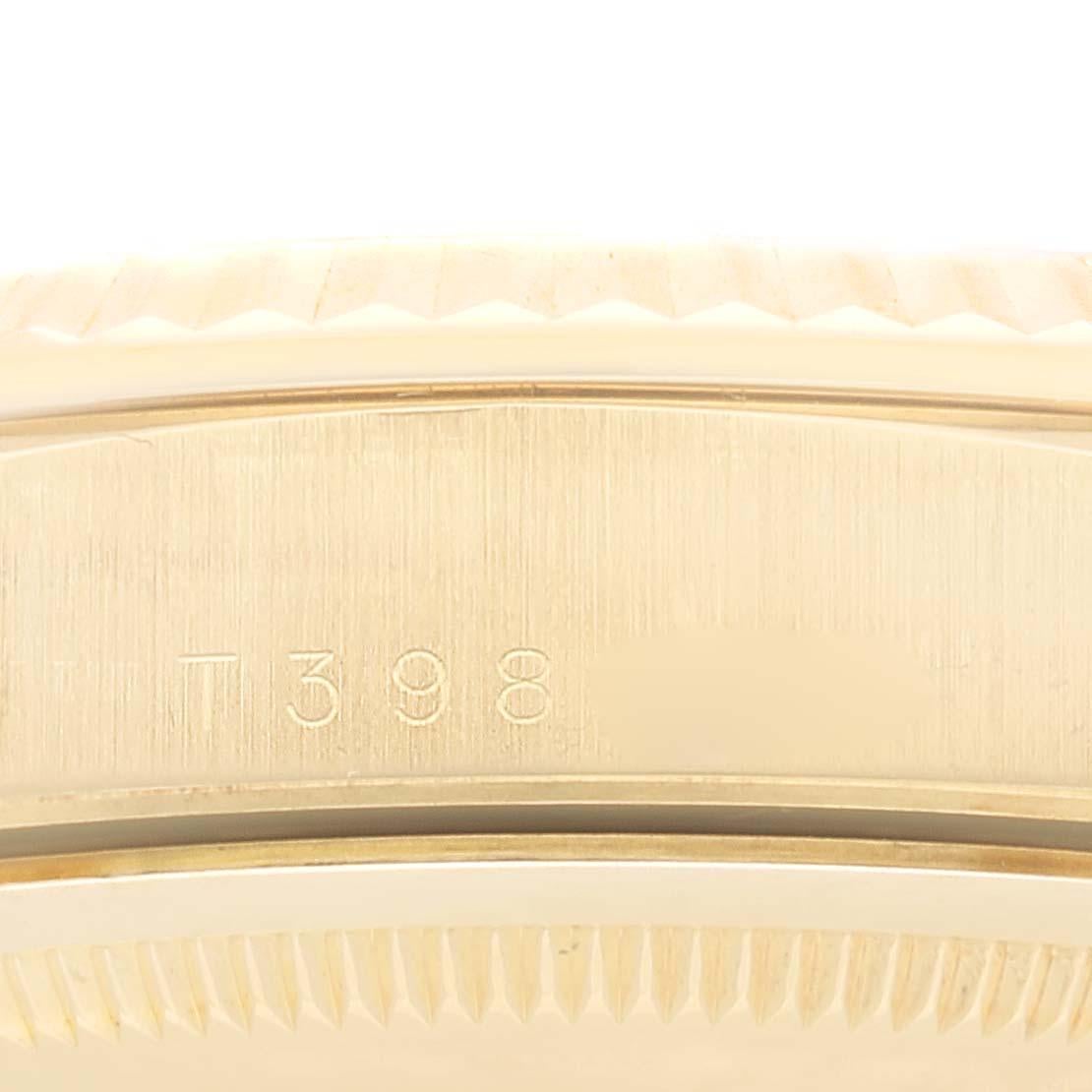 Rolex President Day-Date Montre pour hommes en or jaune Myriad Diamond 18238 en vente 2