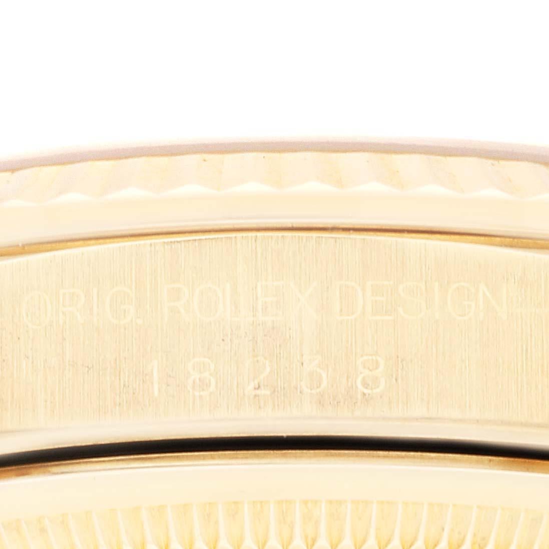Rolex President Day-Date Montre pour hommes en or jaune Myriad Diamond 18238 en vente 3