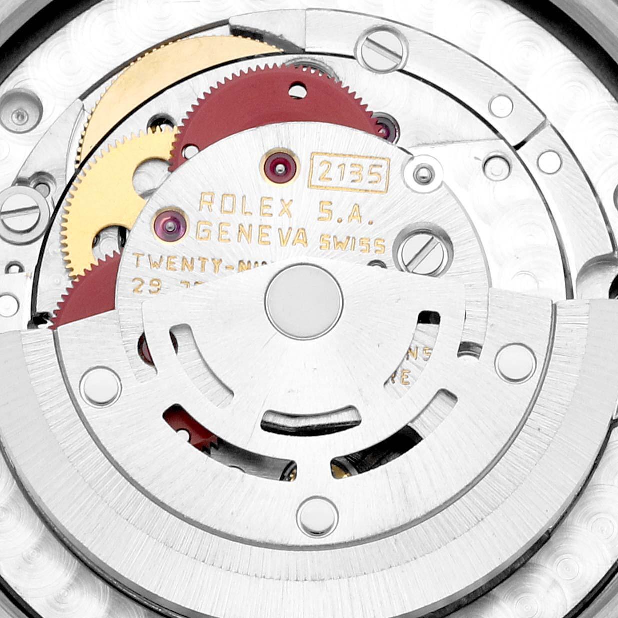 Rolex President Midsize Tridor White Yellow Rose Gold Diamond Ladies Watch 68279. Mouvement automatique à remontage automatique, officiellement certifié chronomètre. Boîtier oyster en or blanc 18k de 31,0 mm de diamètre. Logo Rolex sur la couronne.