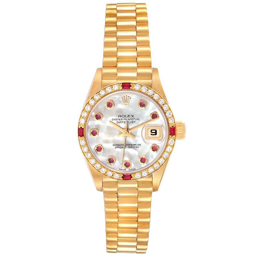 Rolex Präsident Gelbgold MOP Zifferblatt Diamant Rubin Damenuhr 69068. Offiziell zertifiziertes Chronometerwerk mit automatischem Aufzug. Oyster-Gehäuse aus 18 Karat Gelbgold mit einem Durchmesser von 26,0 mm. Rolex Logo auf einer Krone. Original
