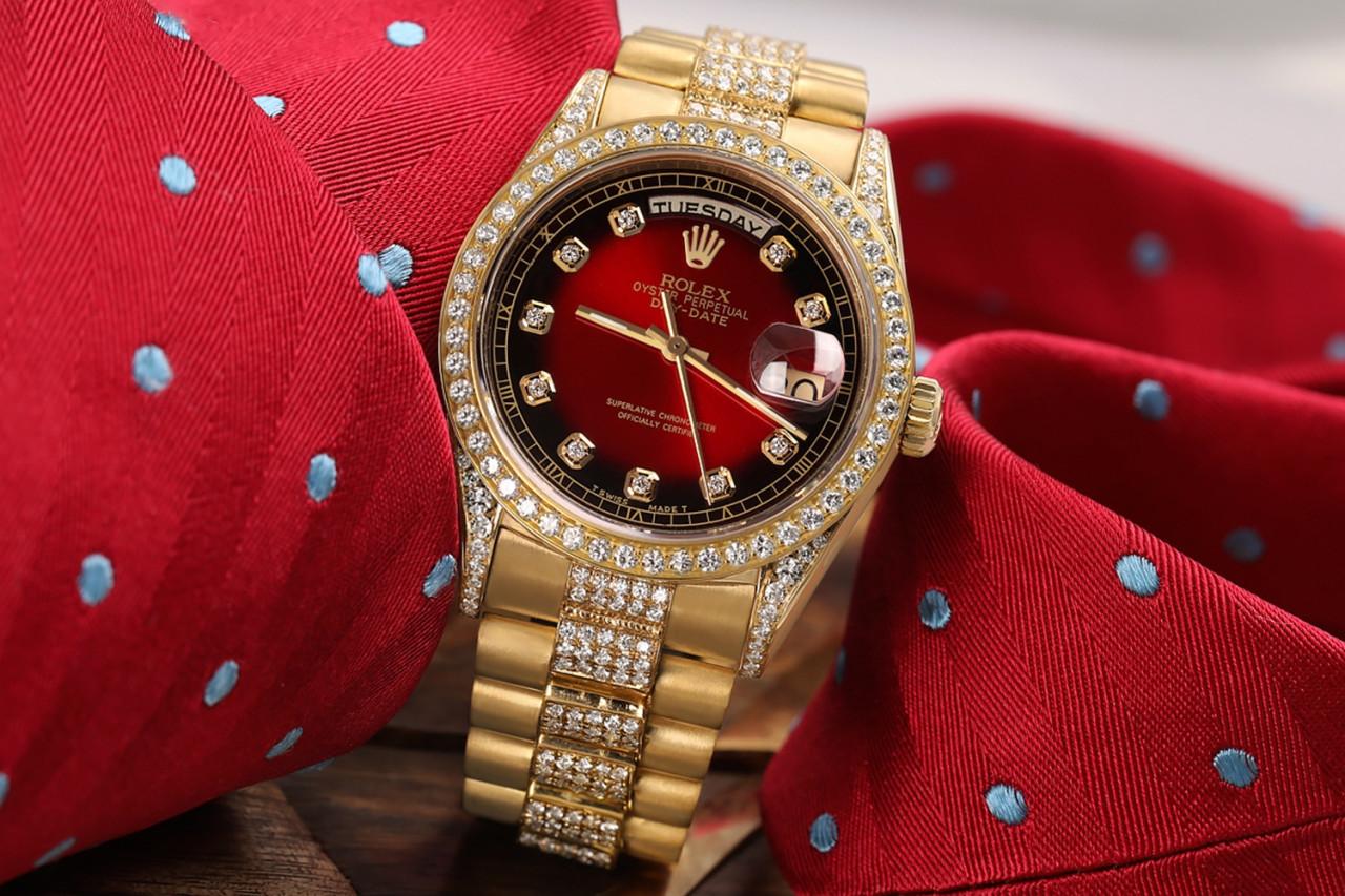 Rolex Montre présidentielle en or jaune 18 carats avec cadran Vignette rouge et diamants Excellent état - En vente à New York, NY