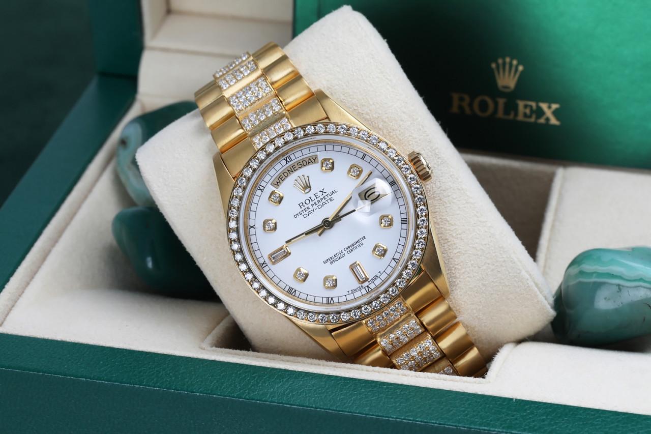 Rolex Presidential Diamond Weißes Zifferblatt maßgefertigte Diamant-Uhr 18KT Gelbgold Herren im Angebot