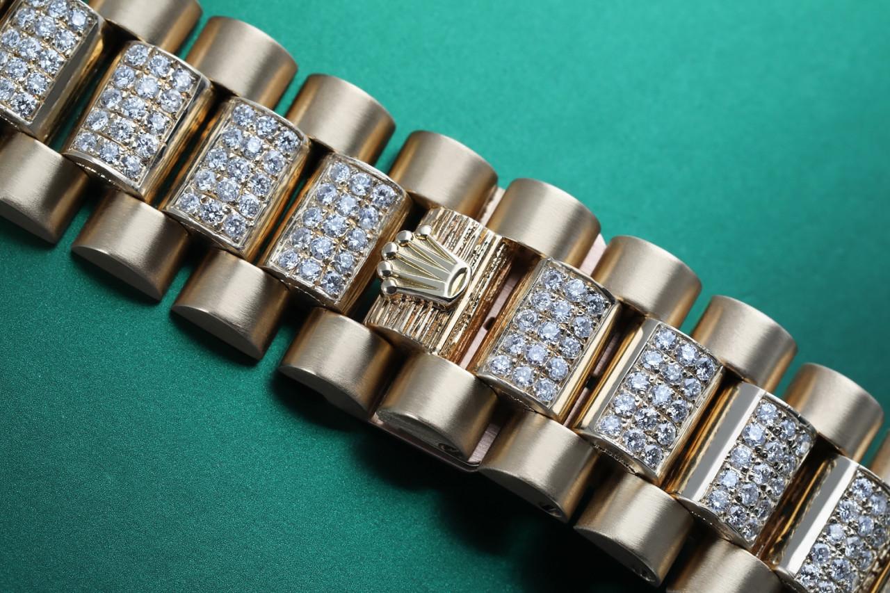 Rolex Montre présidentielle en or jaune 18 carats avec cadran romain pavé de diamants 18038 Pour hommes en vente