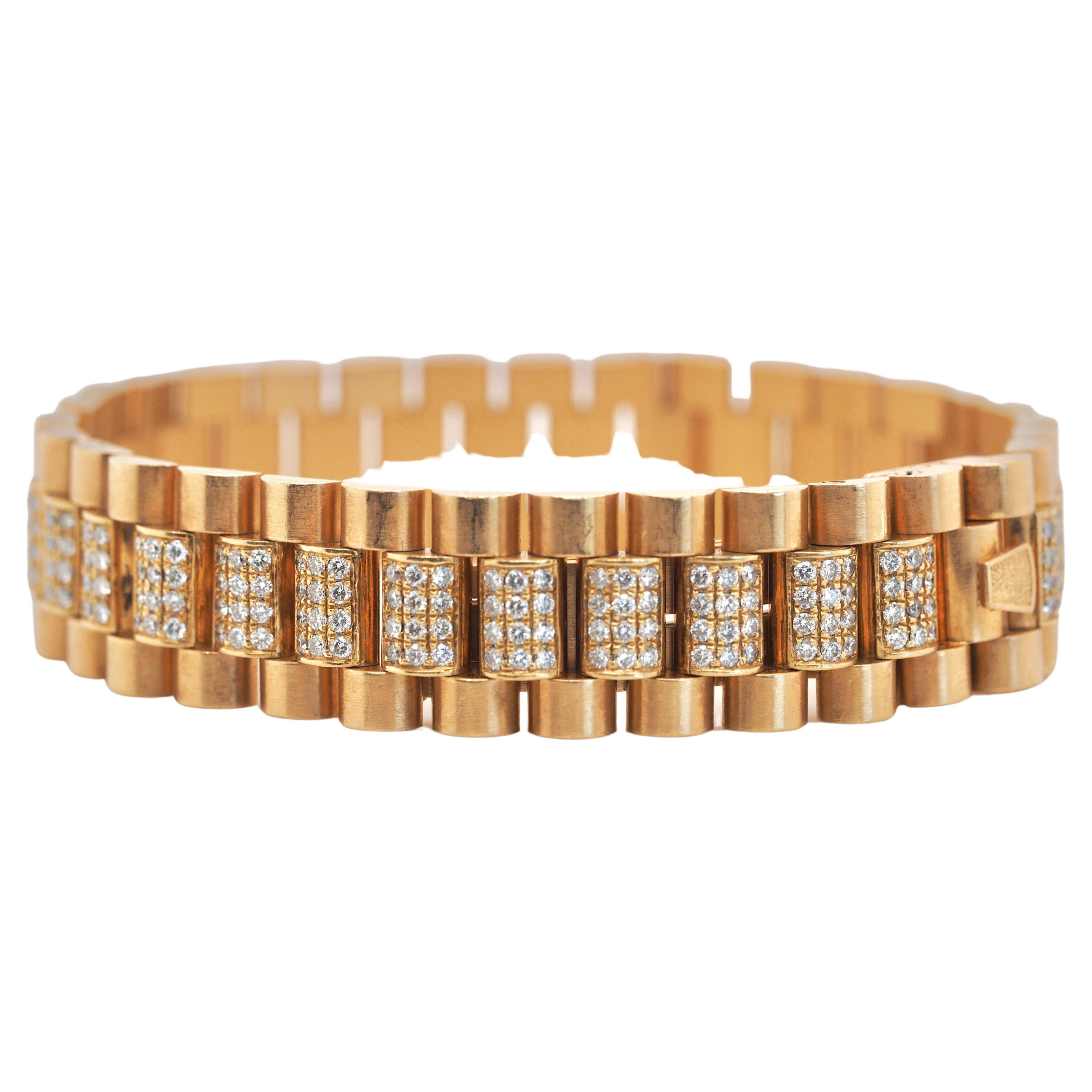 A stunning bracelet to layer and compliment your watch or a piece to carry all on it's own. Either way you wear it is a perfect staple for any occasion and any outfit. The bracelet is made in 18 karat yellow gold and has 6 carats of round brilliant