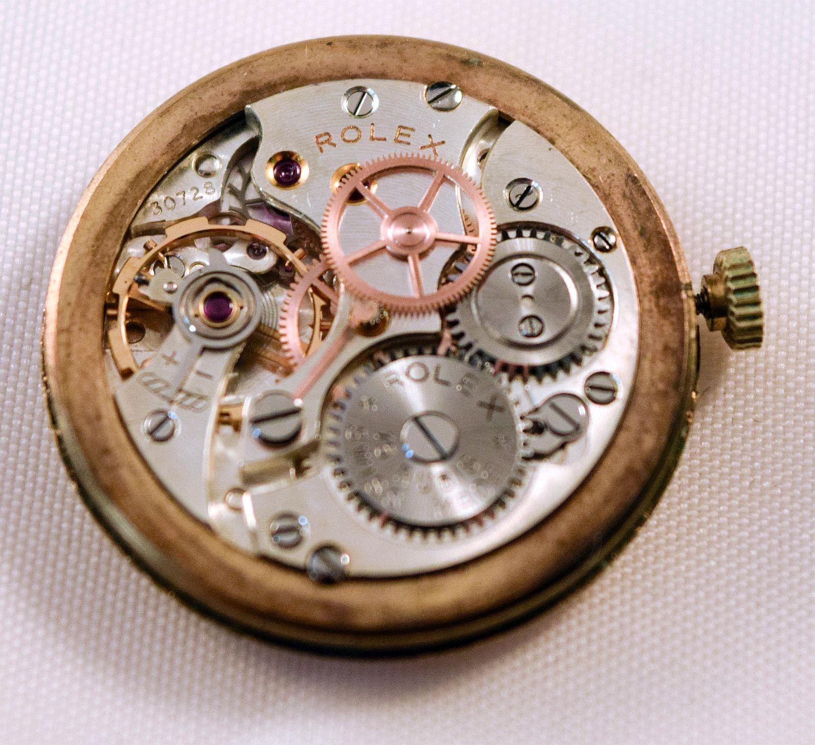 Rolex Rare and Attractive 1940's solid gold cased  watch stylish unusual lugs For Sale 11