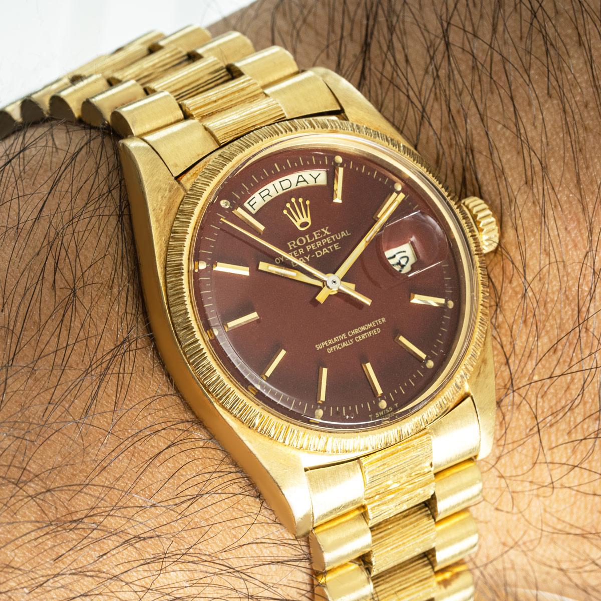 Rolex Rare Day-Date Oxblood Stella Dial Bark Finish 1807 In Good Condition For Sale In London, GB