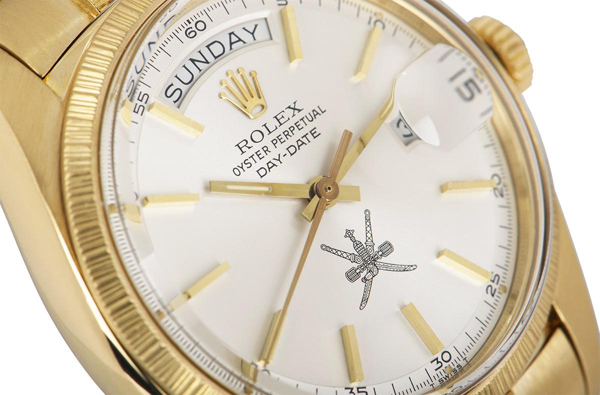 Rolex Rare Day-Date Vintage Men's 18K Yellow Gold Omani Dial Bark Finish 1807 In Excellent Condition For Sale In London, GB