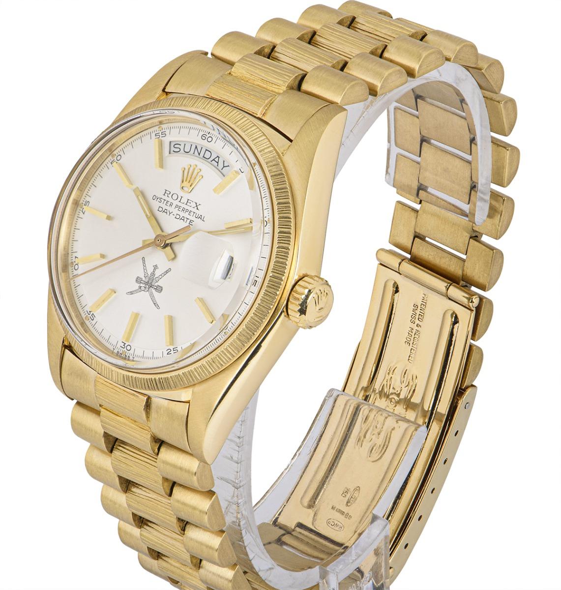 Rolex Rare Day-Date Vintage Men's 18K Yellow Gold Omani Dial Bark Finish 1807 For Sale 1