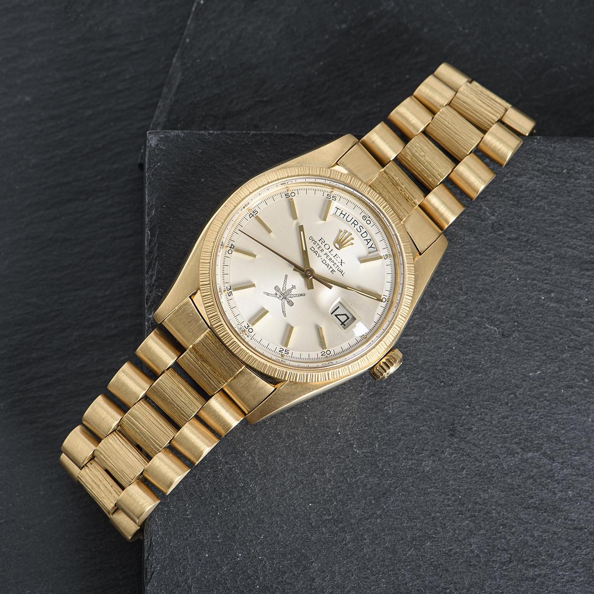 Rolex Rare Day-Date Vintage Men's 18K Yellow Gold Omani Dial Bark Finish 1807 For Sale 4