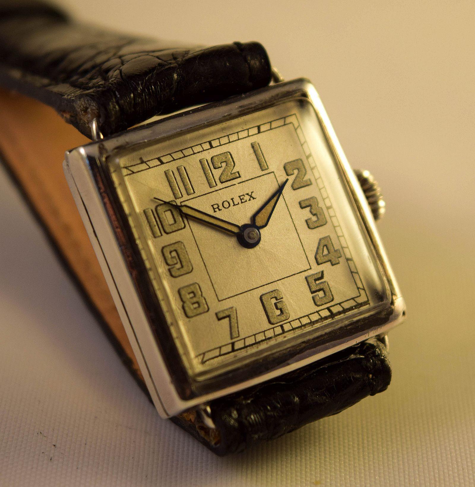Rolex Seltene quadratische silberne Vintage-Uhr mit sehr attraktivem Zifferblatt im Angebot 5