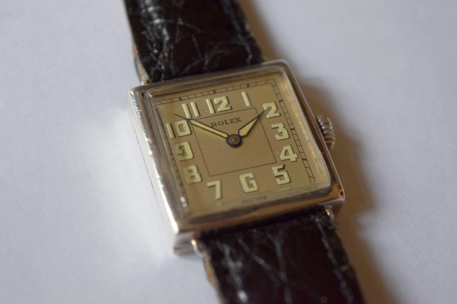 Rolex Seltene quadratische silberne Vintage-Uhr mit sehr attraktivem Zifferblatt im Angebot 1