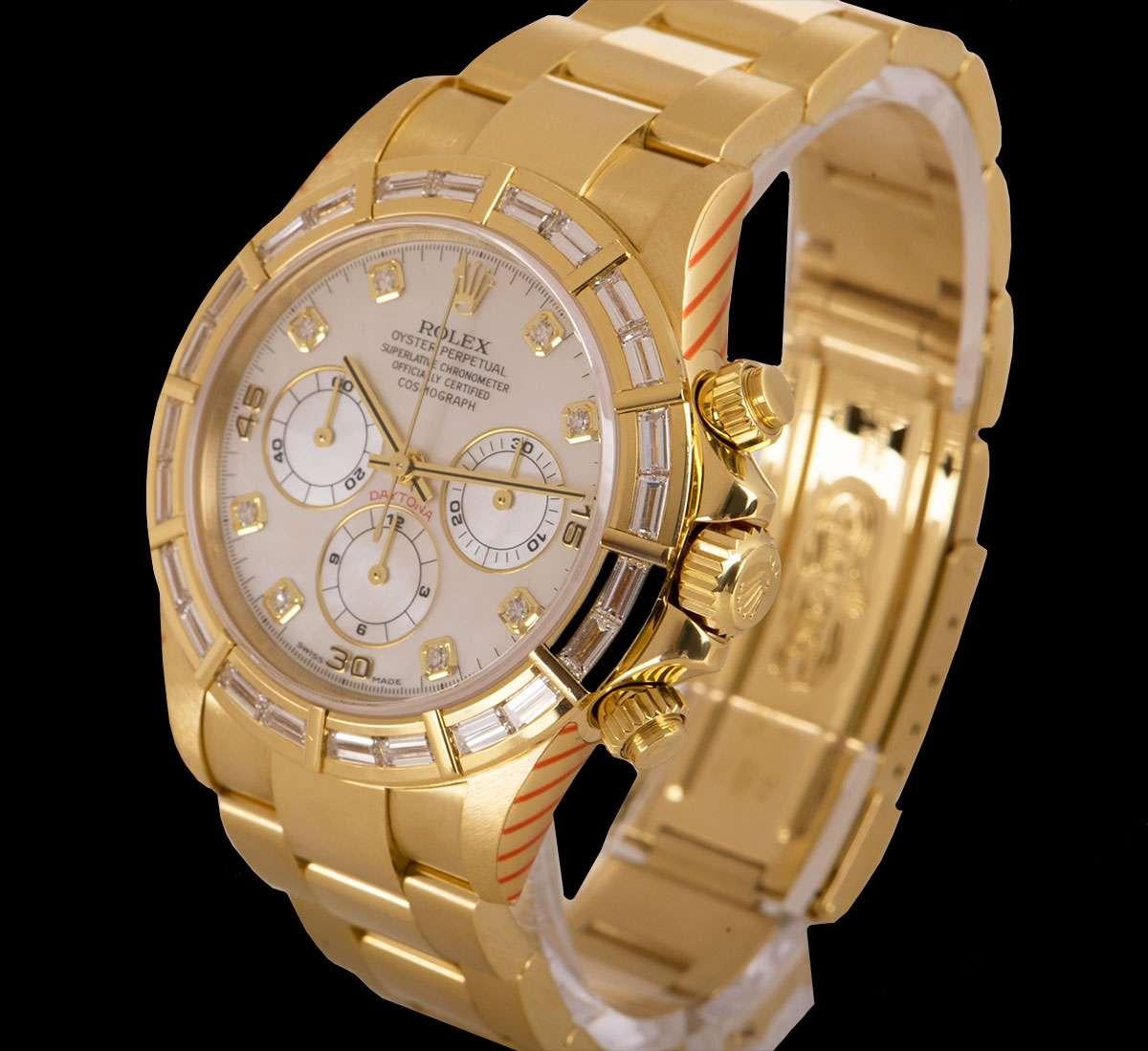 A 40 mm Rare 18k Yellow Gold Oyster Perpetual Zenith Movement Cosmograph Daytona Gents Wristwatch, white mother of pearl dial set with 8 applied round brilliant cut diamond hour markers, 30 minute recorder at 3 0'clock, 12 hour recorder at 6