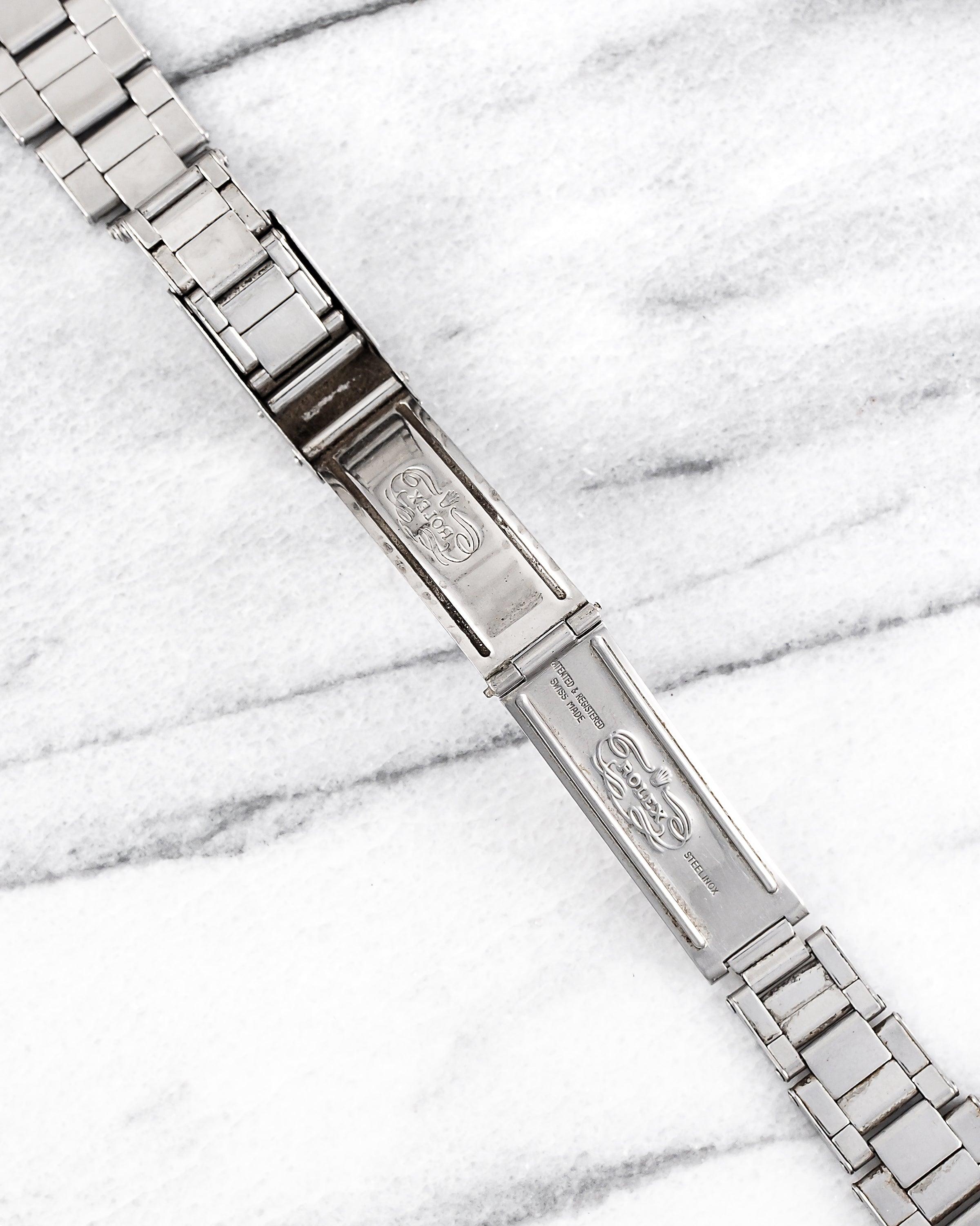 Montre Rolex à bracelet Oyster à rivets, 19 mm de largeur de corne, en acier inoxydable, années 1970 Bon état - En vente à New York, NY