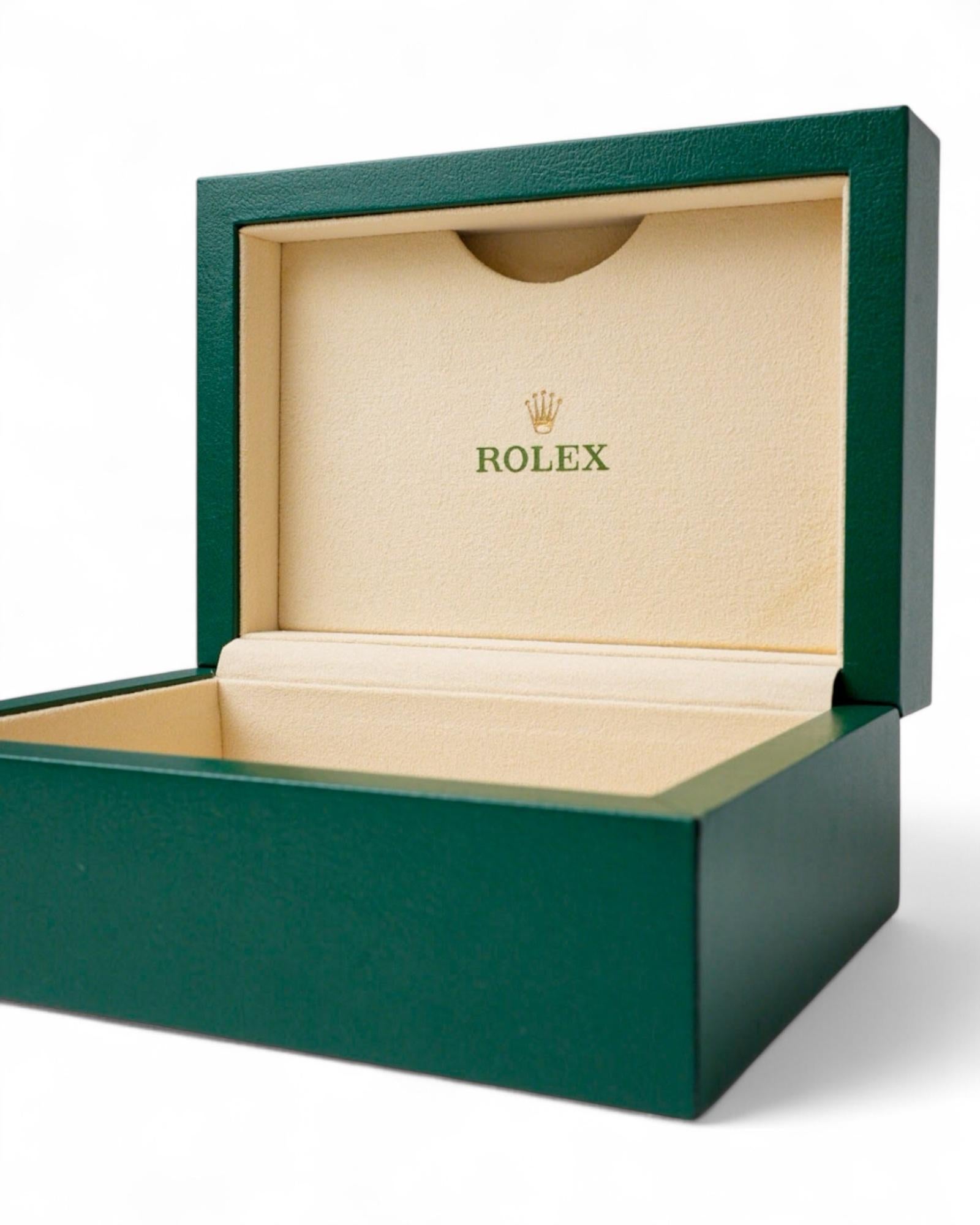 Women's or Men's Rolex Oyster Box Small Green For Sale