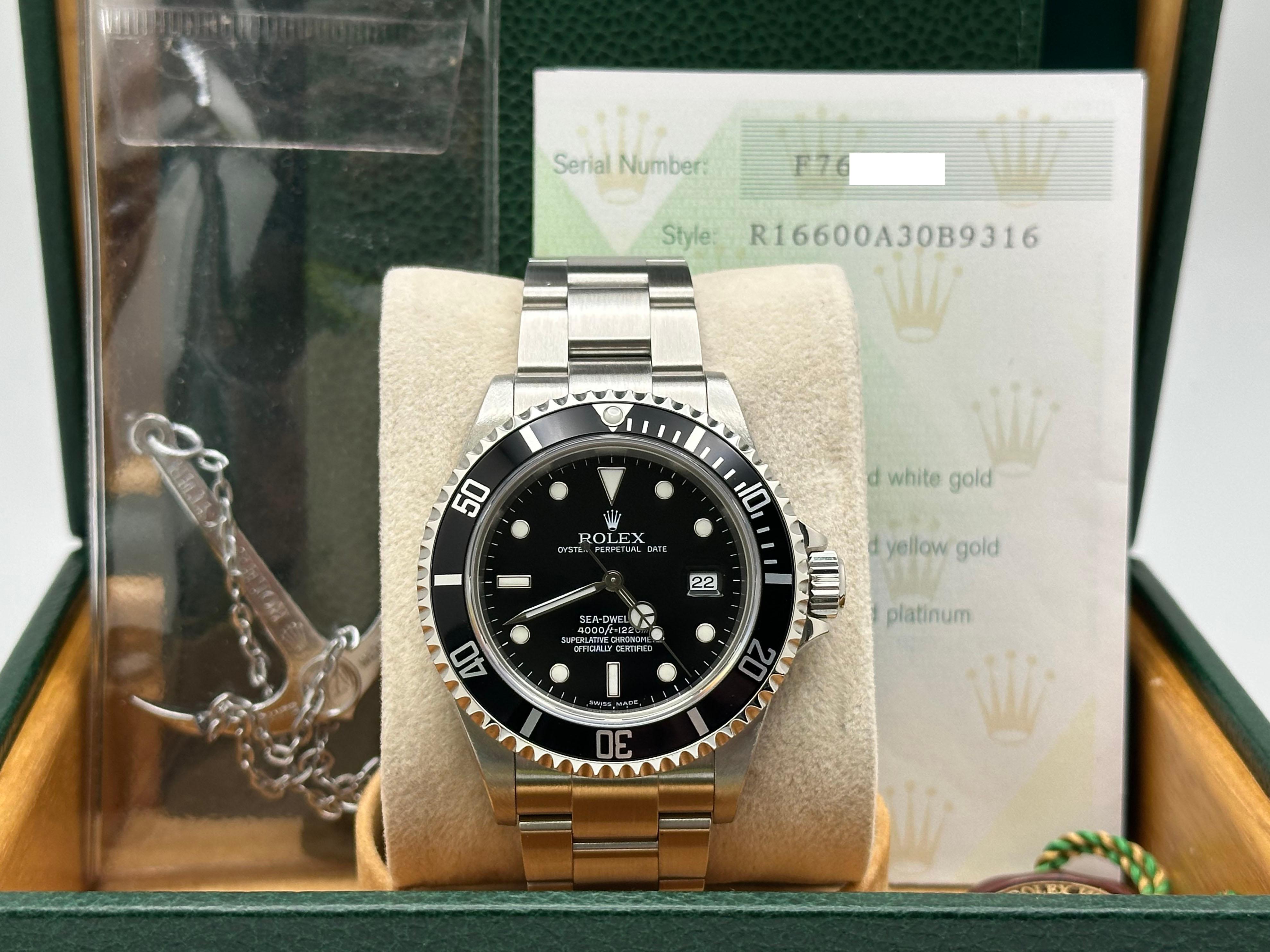 Rolex Sea Dweller 16600 40mm Acero Inoxidable Negro 2005 Caja Papel en Excelente Estado en San Diego, CA