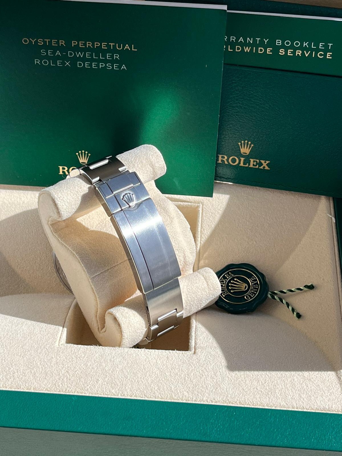 Rolex Sea-Dweller Deepsea 44mm Ceramic Bezel Black Dial Oystersteel Montre 116660 en vente 10