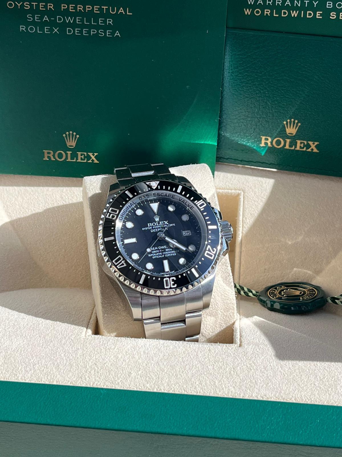 Rolex Sea-Dweller Deepsea 44mm Keramik-Lünette Schwarzes Zifferblatt Oystersteel-Uhr 116660 im Zustand „Gut“ im Angebot in Aventura, FL