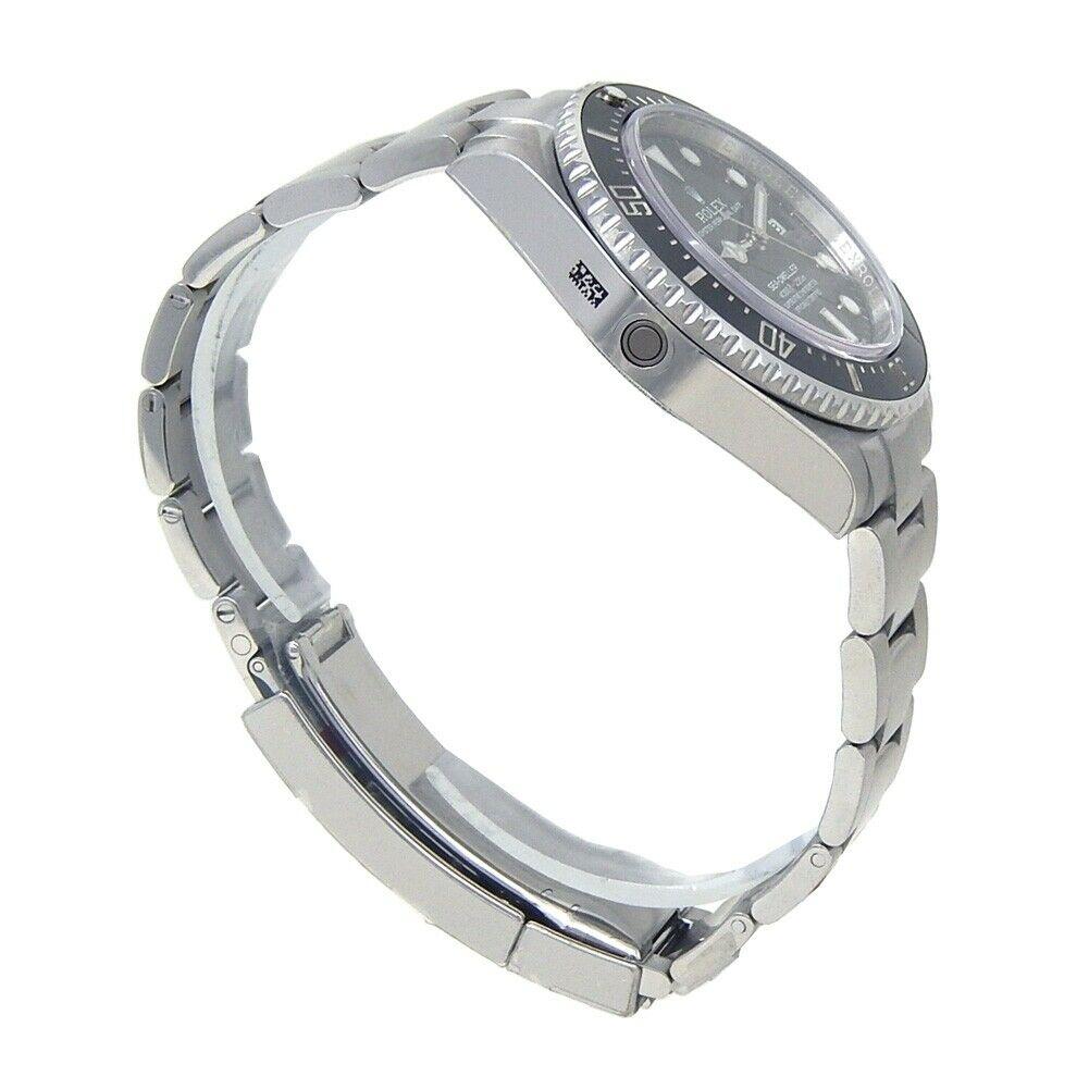 Brand: Rolex
Band Color: Stainless Steel	
Gender:	Men's
Case Size: 40-43.5mm	
MPN: Does Not Apply
Lug Width: 20mm	
Features:	12-Hour Dial, Date Indicator, Luminous Hands, Sapphire Crystal, Swiss Made, Swiss Movement
Style: