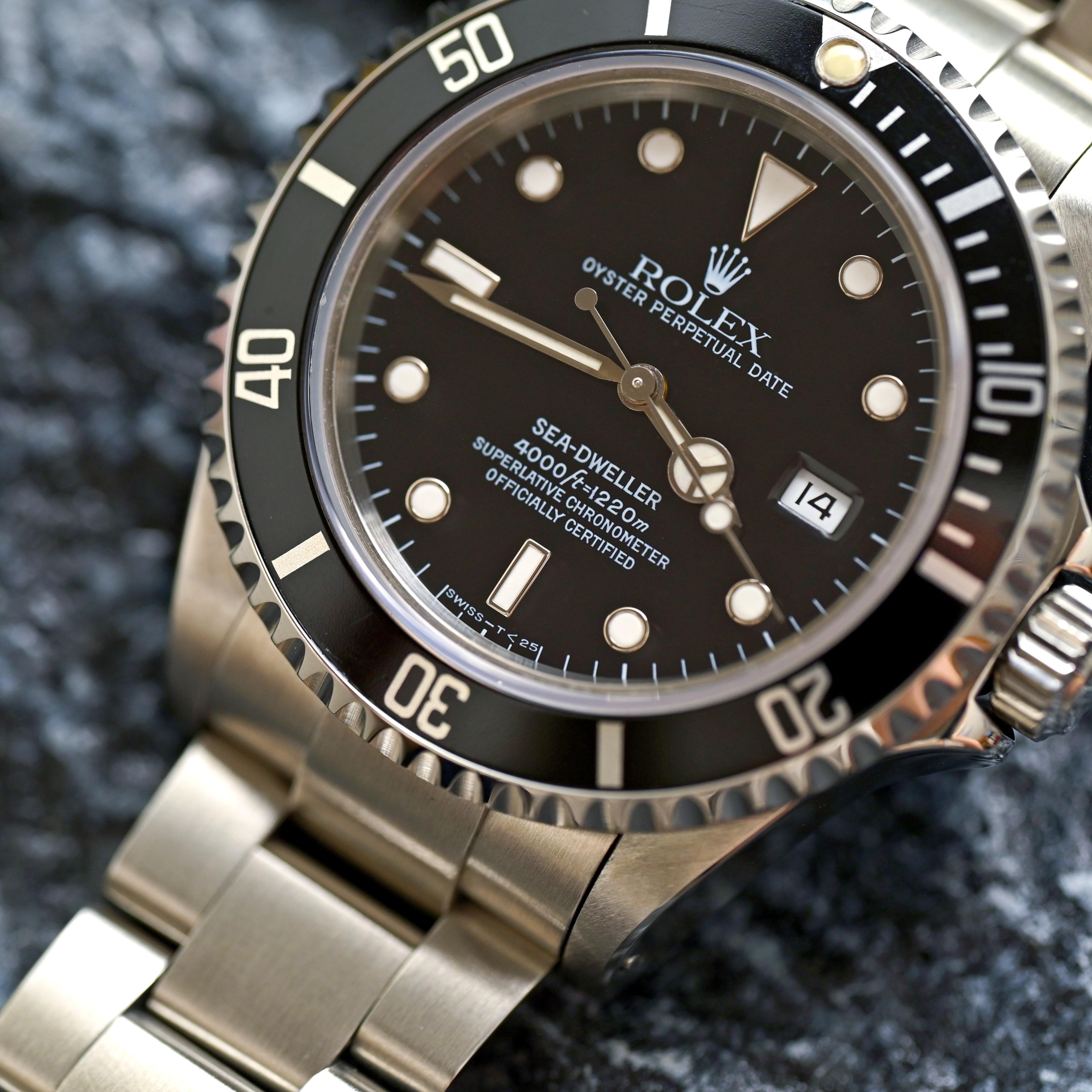 Rolex Sea-Dweller Submariner Black Dial 16600 Steel Automatic Watch, 1993 In Good Condition For Sale In Central & Western District, HK