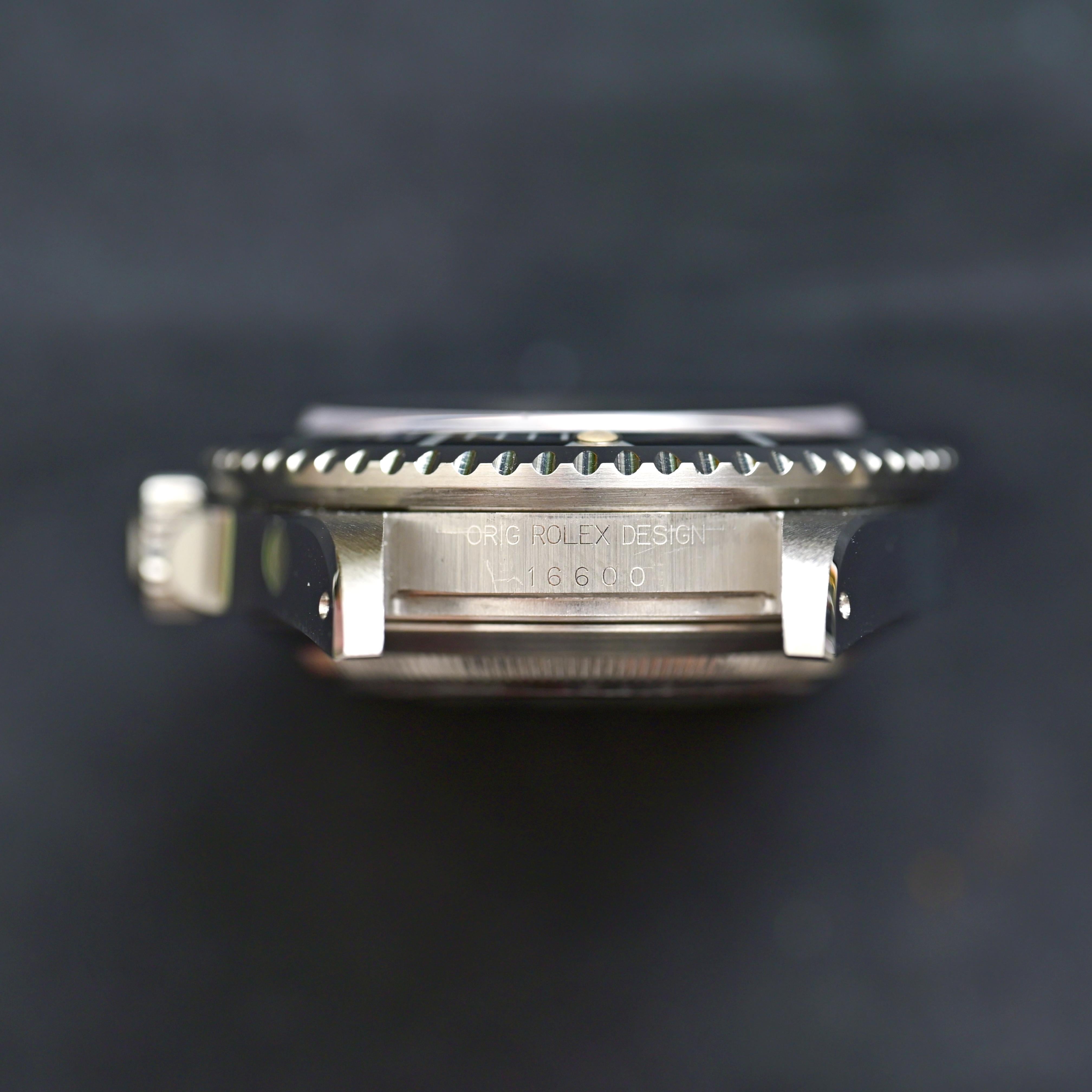 Women's or Men's Rolex Sea-Dweller Submariner Black Dial 16600 Steel w/Paper, 1994 For Sale