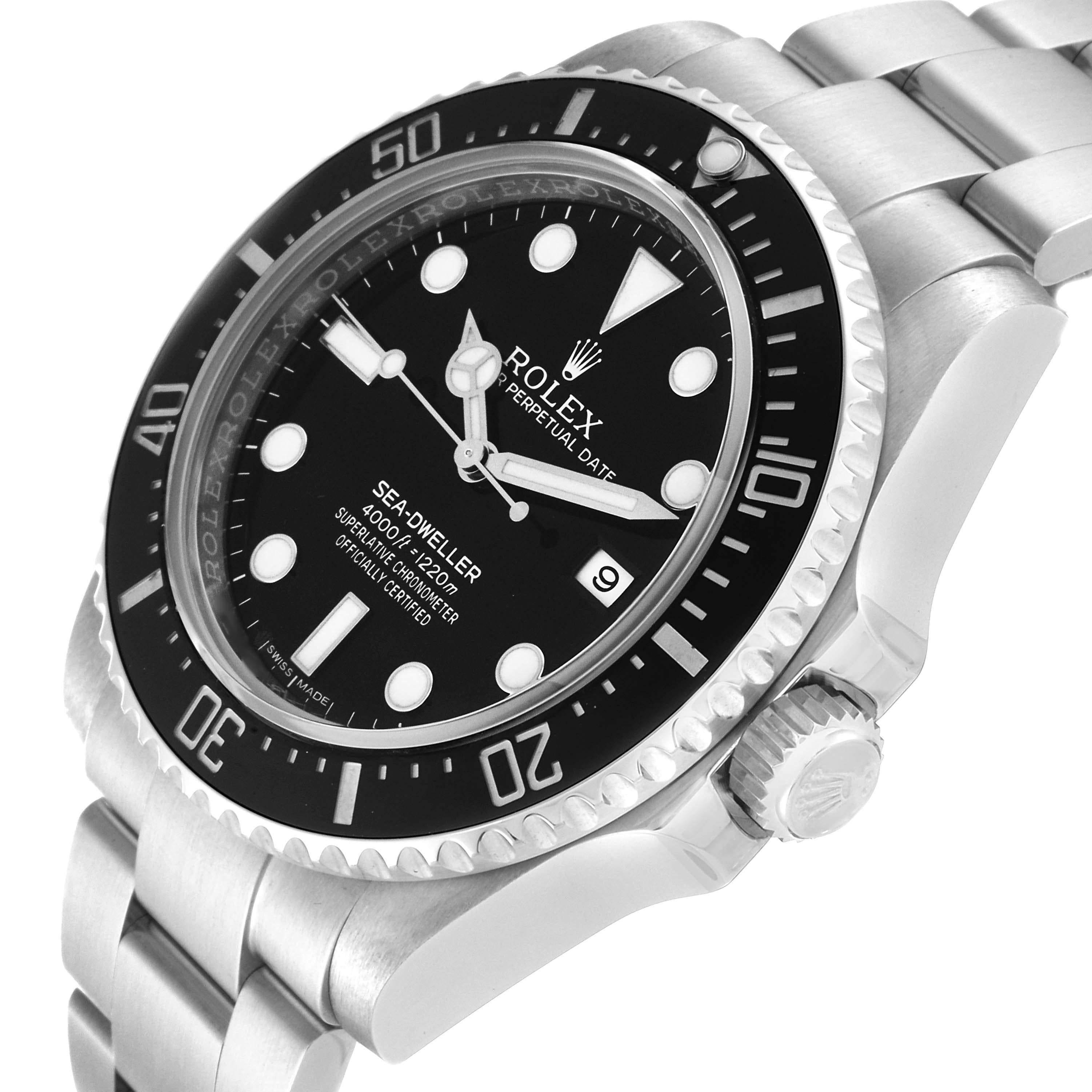 Rolex Seadweller 4000 Black Dial Automatic Steel Mens Watch 116600. Mouvement automatique à remontage automatique, officiellement certifié chronomètre. Boîtier oyster en acier inoxydable de 40.0 mm de diamètre. Logo Rolex sur une couronne. Lunette