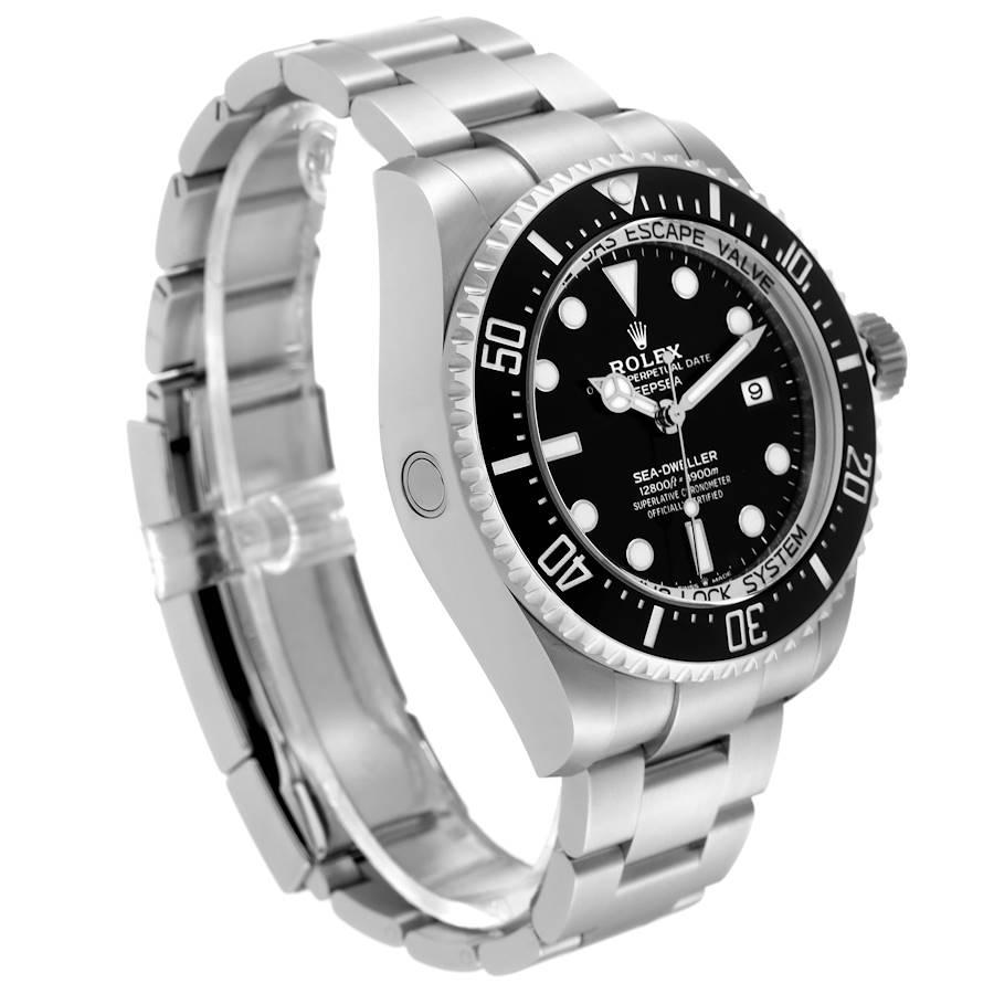 Rolex Montre Seadweller Deepsea 44 en acier avec cadran noir, pour hommes 136660, non portée Excellent état - En vente à Atlanta, GA